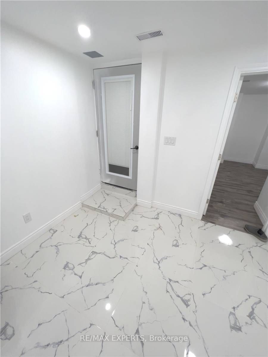 43 Jingle Crescent, #Lower