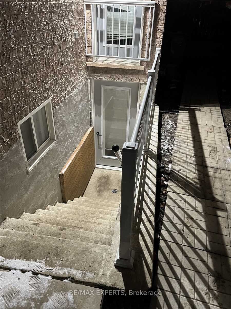 43 Jingle Crescent, #Lower