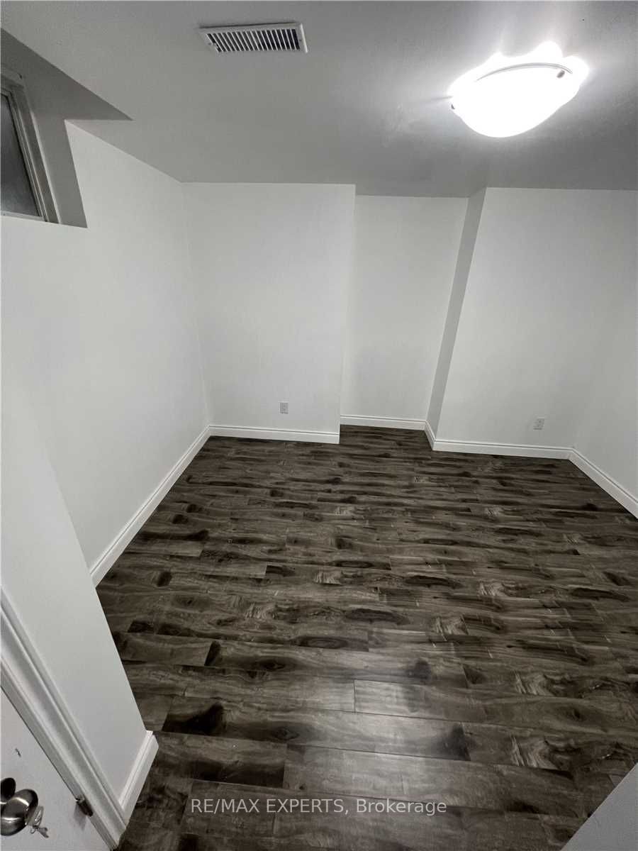 43 Jingle Crescent, #Lower