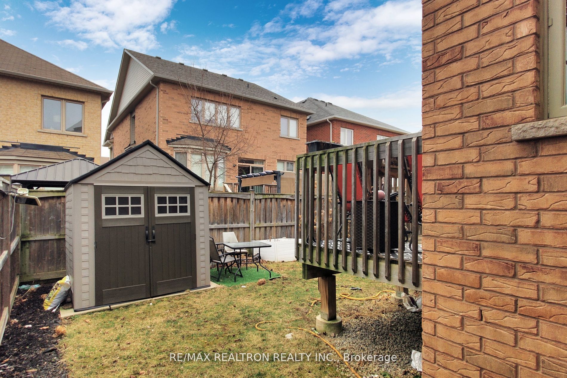 362 Landsborough Ave