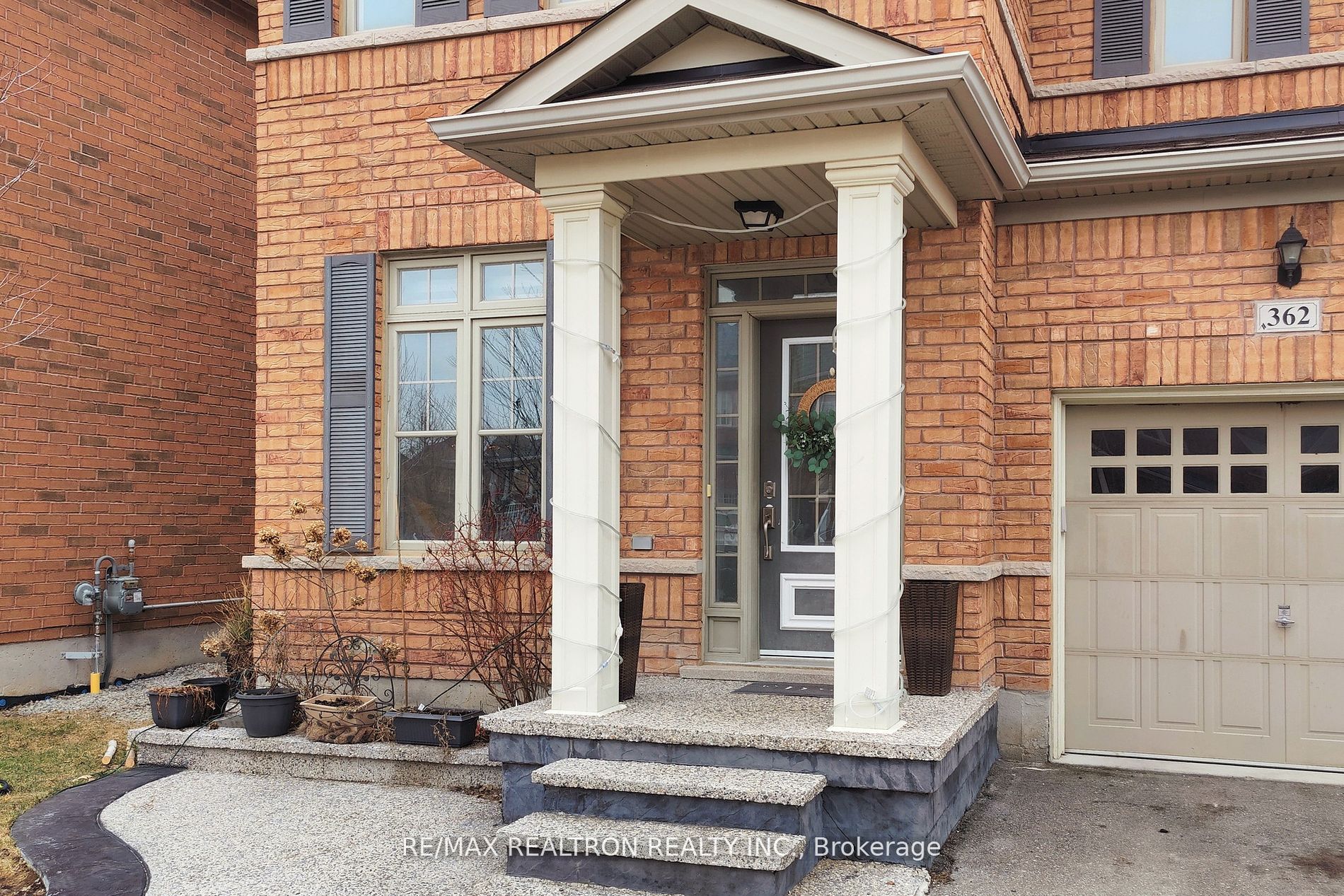 362 Landsborough Ave