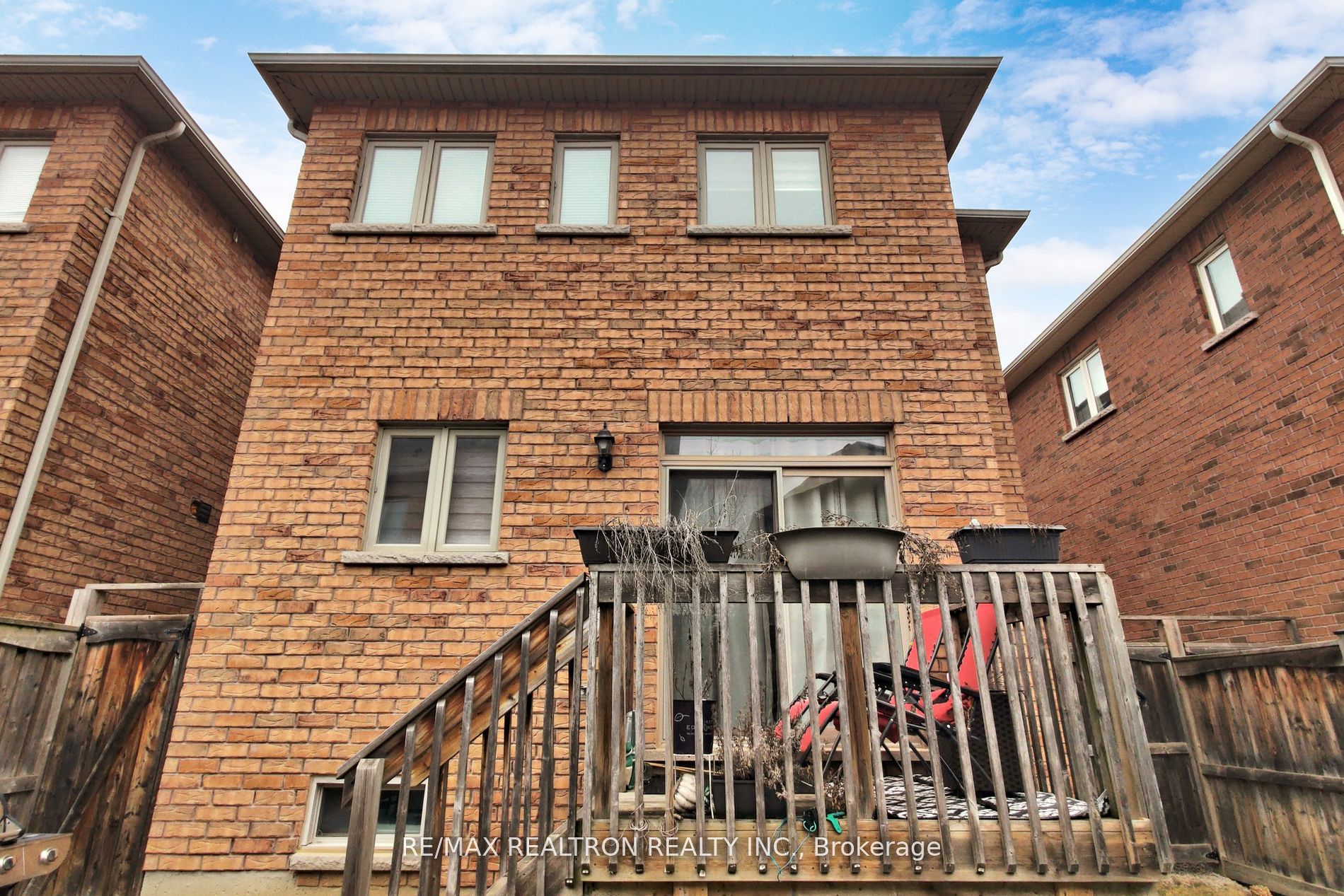 362 Landsborough Ave