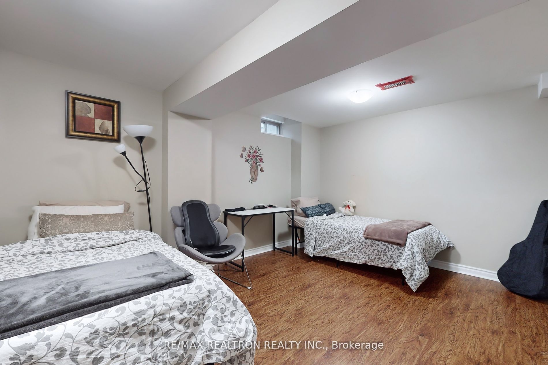 362 Landsborough Ave