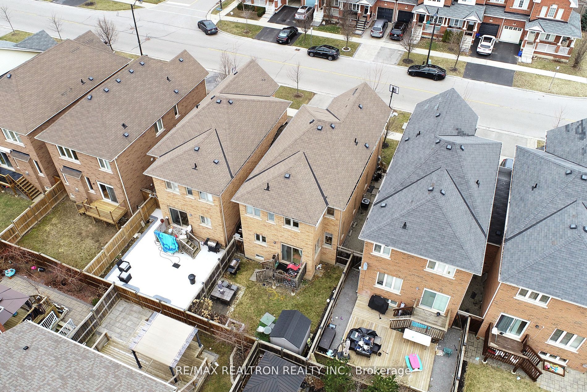 362 Landsborough Ave