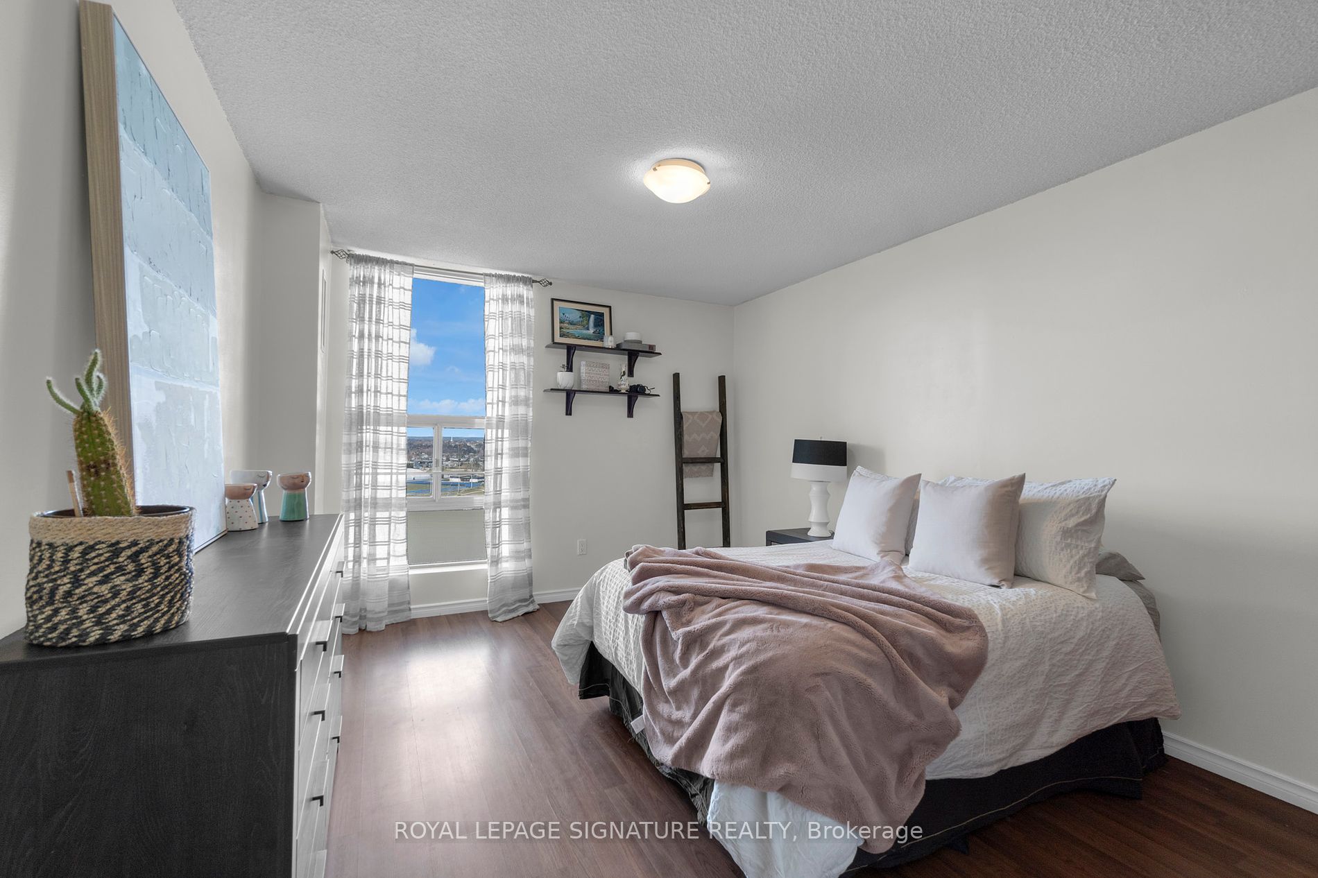 25 Kensington Road, #1908
