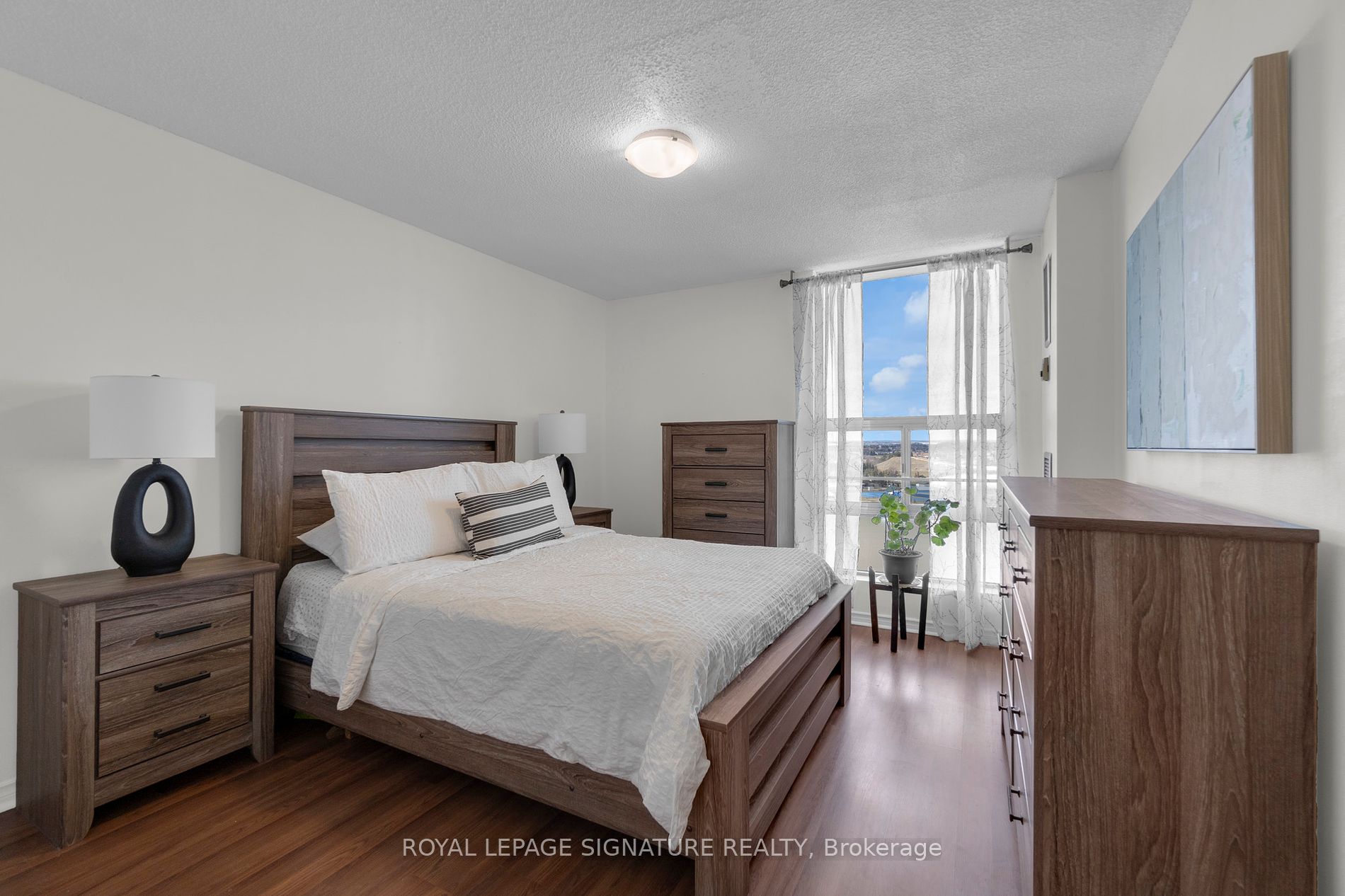 25 Kensington Road, #1908