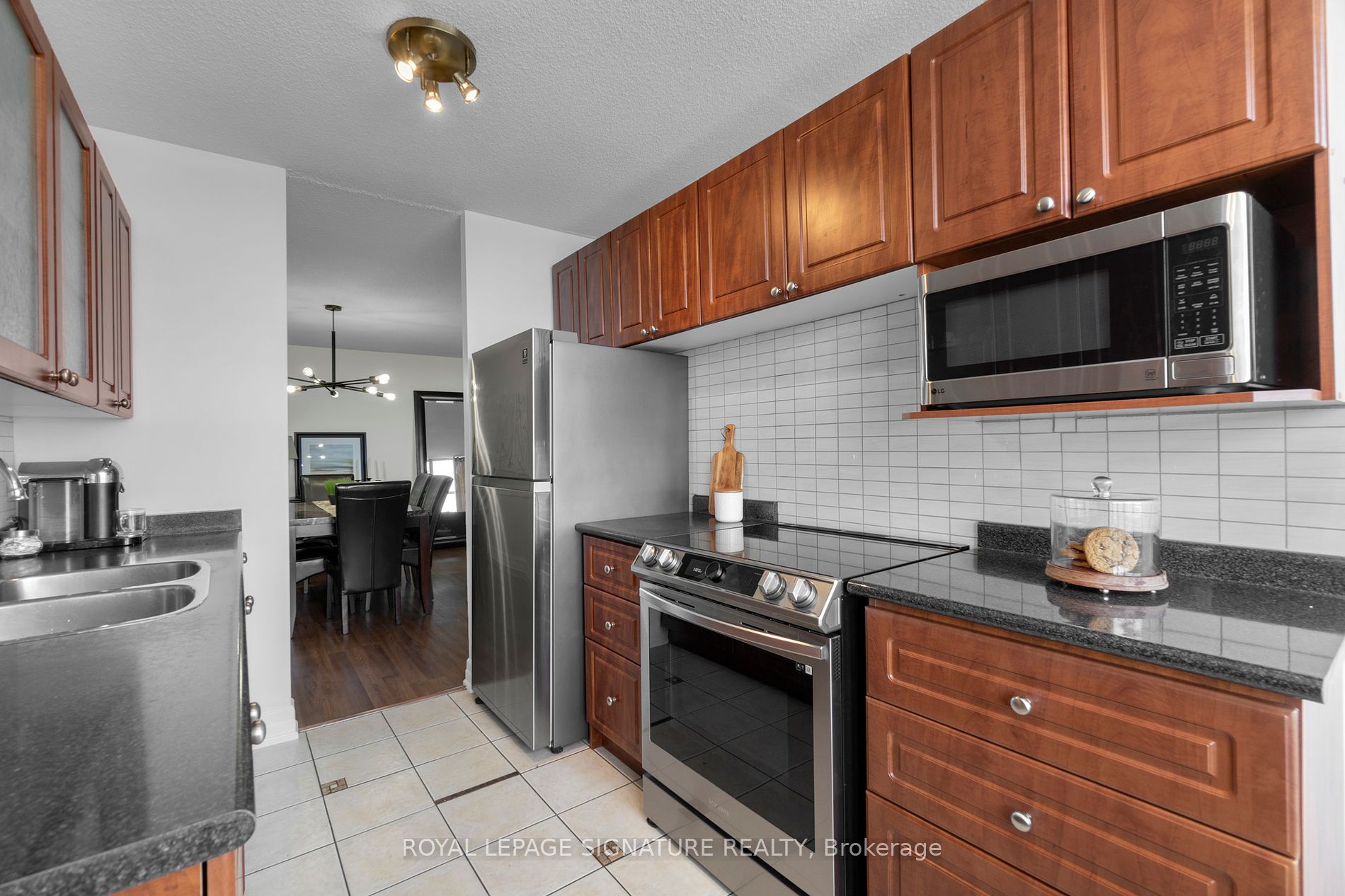 25 Kensington Road, #1908