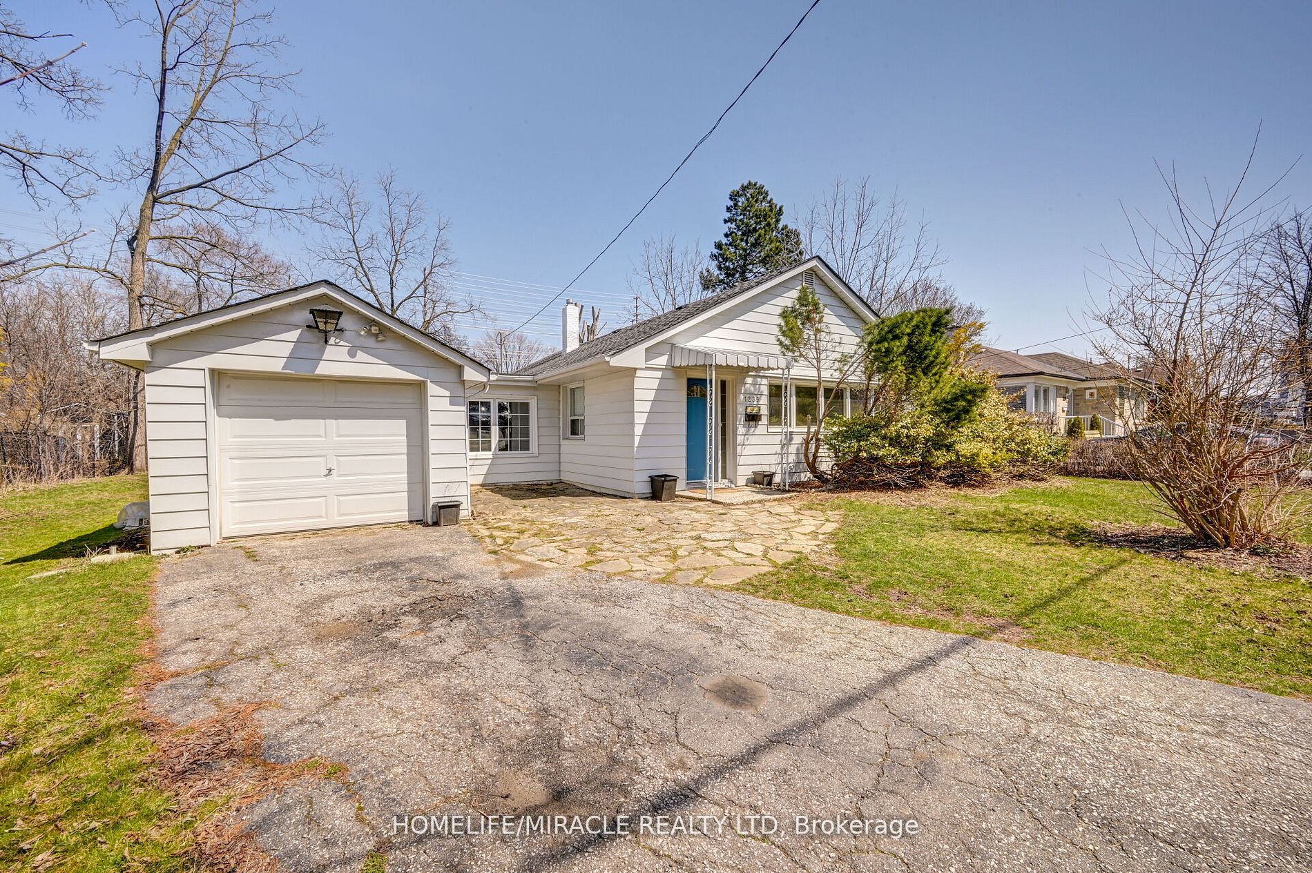 1235 Old River Road
