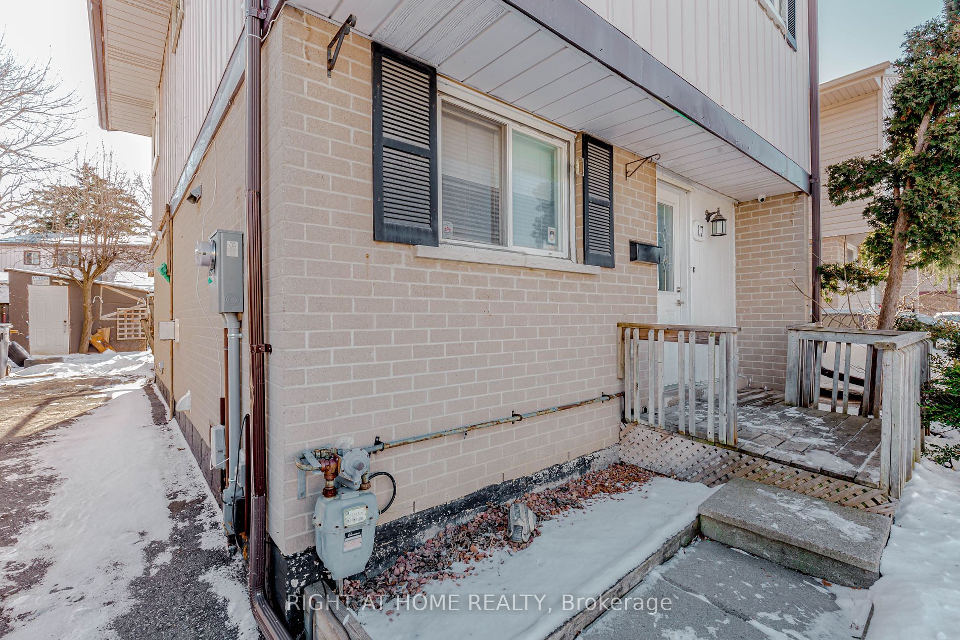 17 Hedley Court
