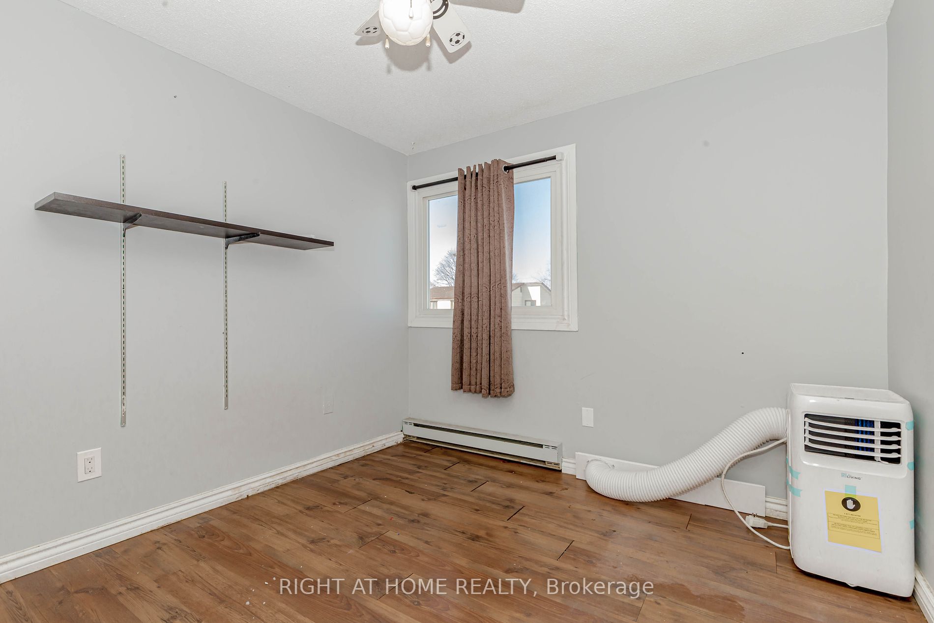 17 Hedley Court