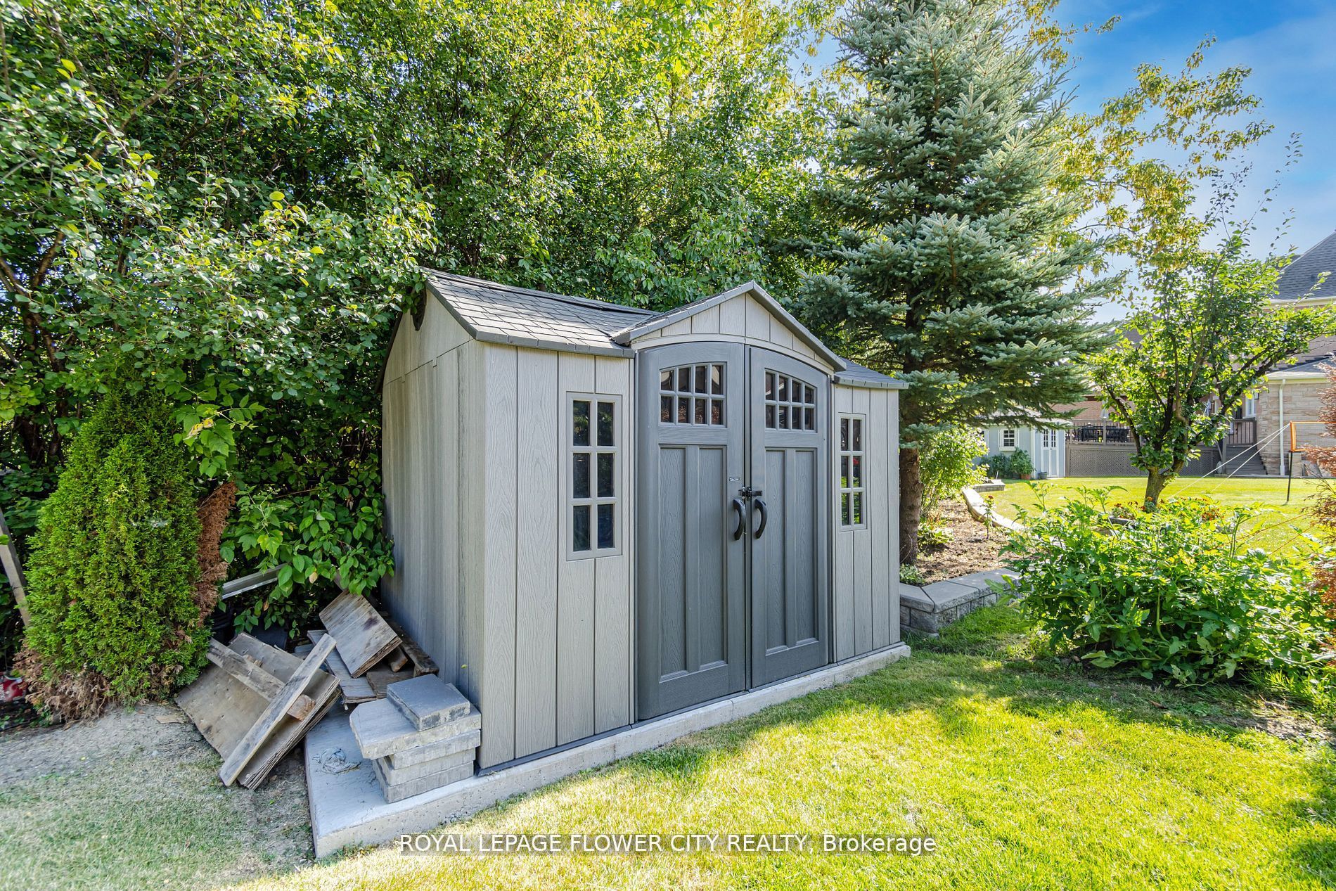 36 Louvain Dr