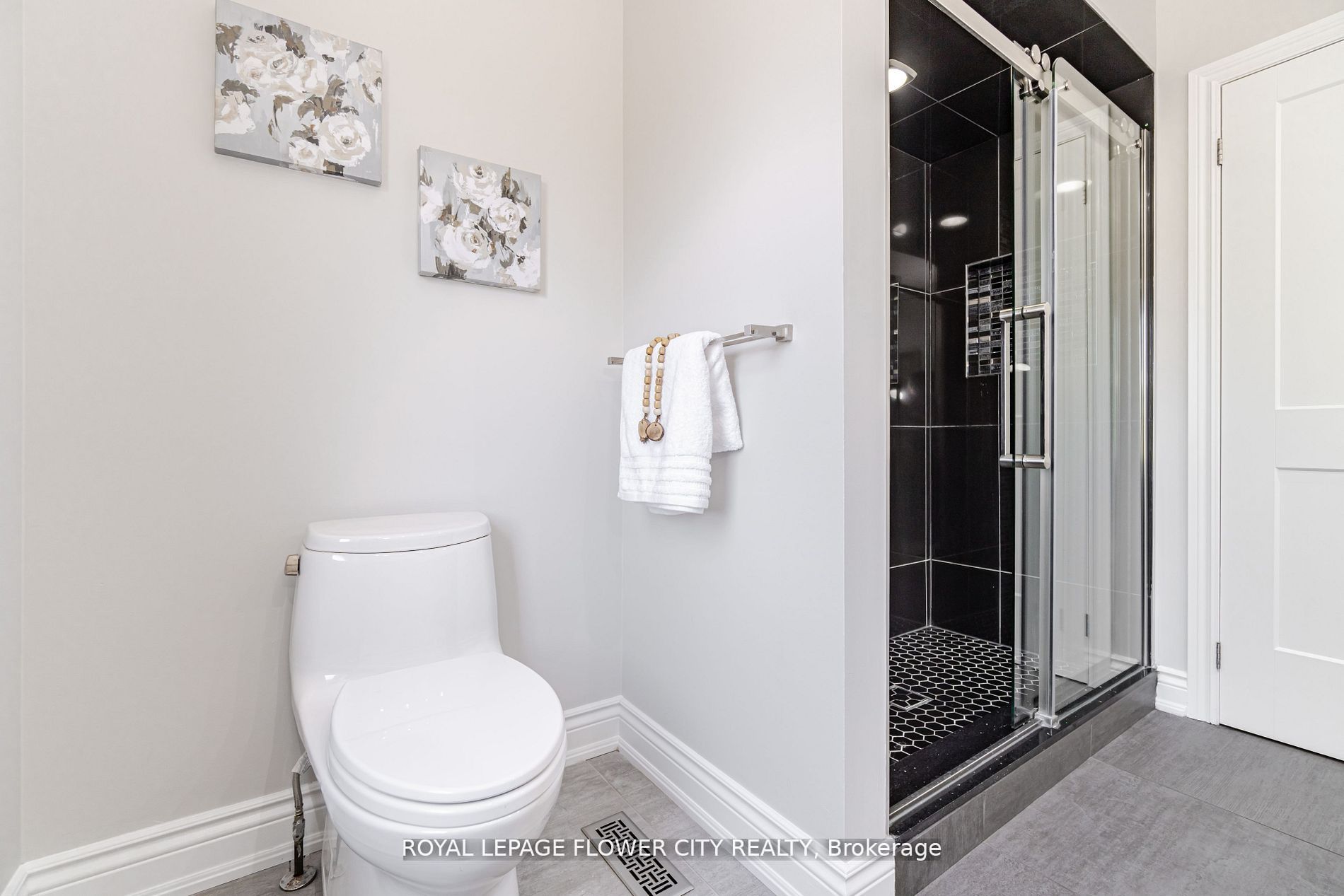 36 Louvain Dr