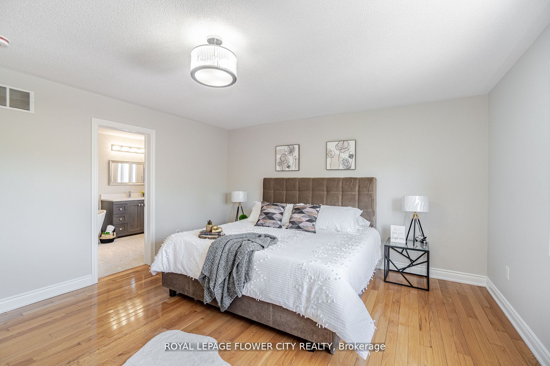 36 Louvain Dr