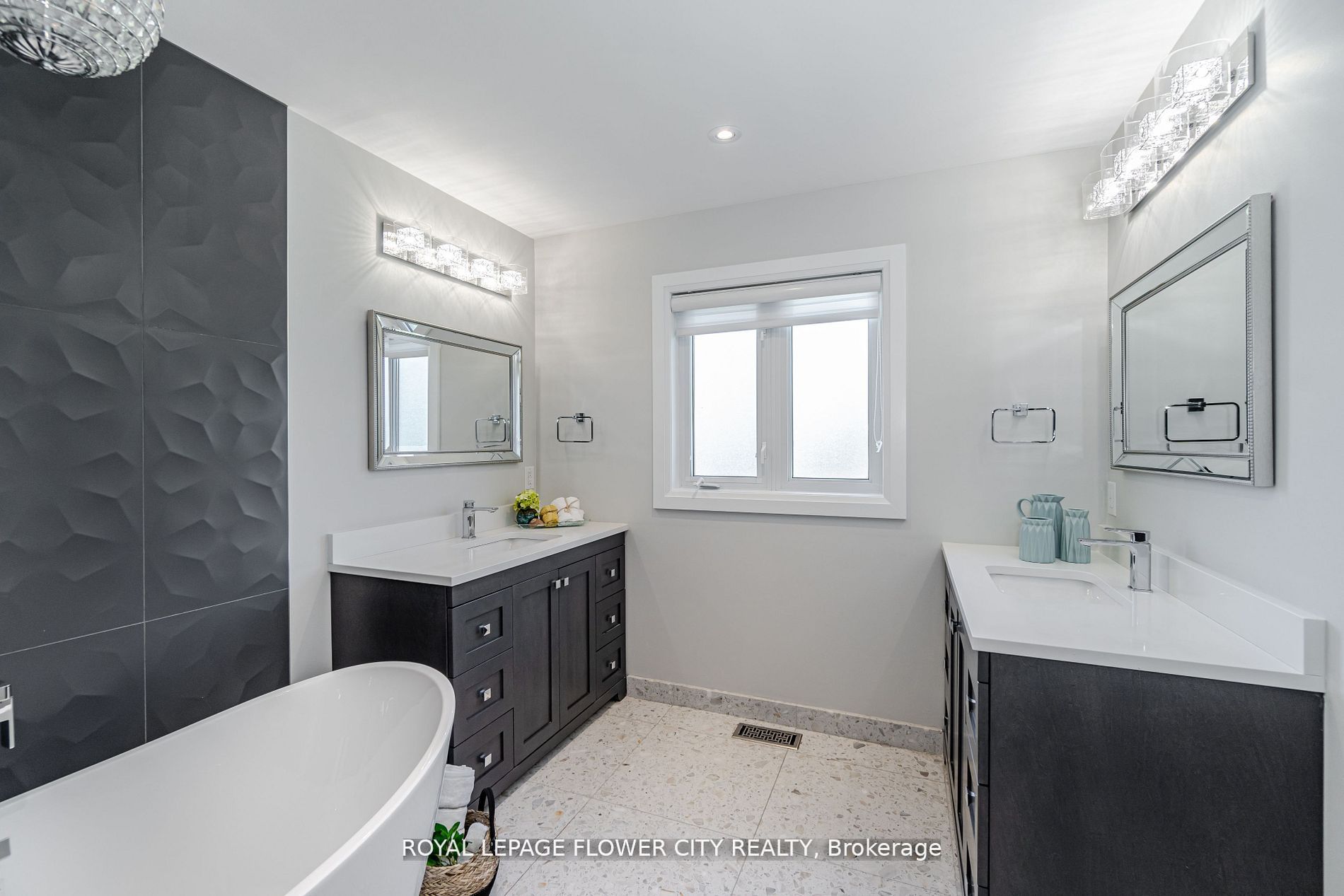 36 Louvain Dr