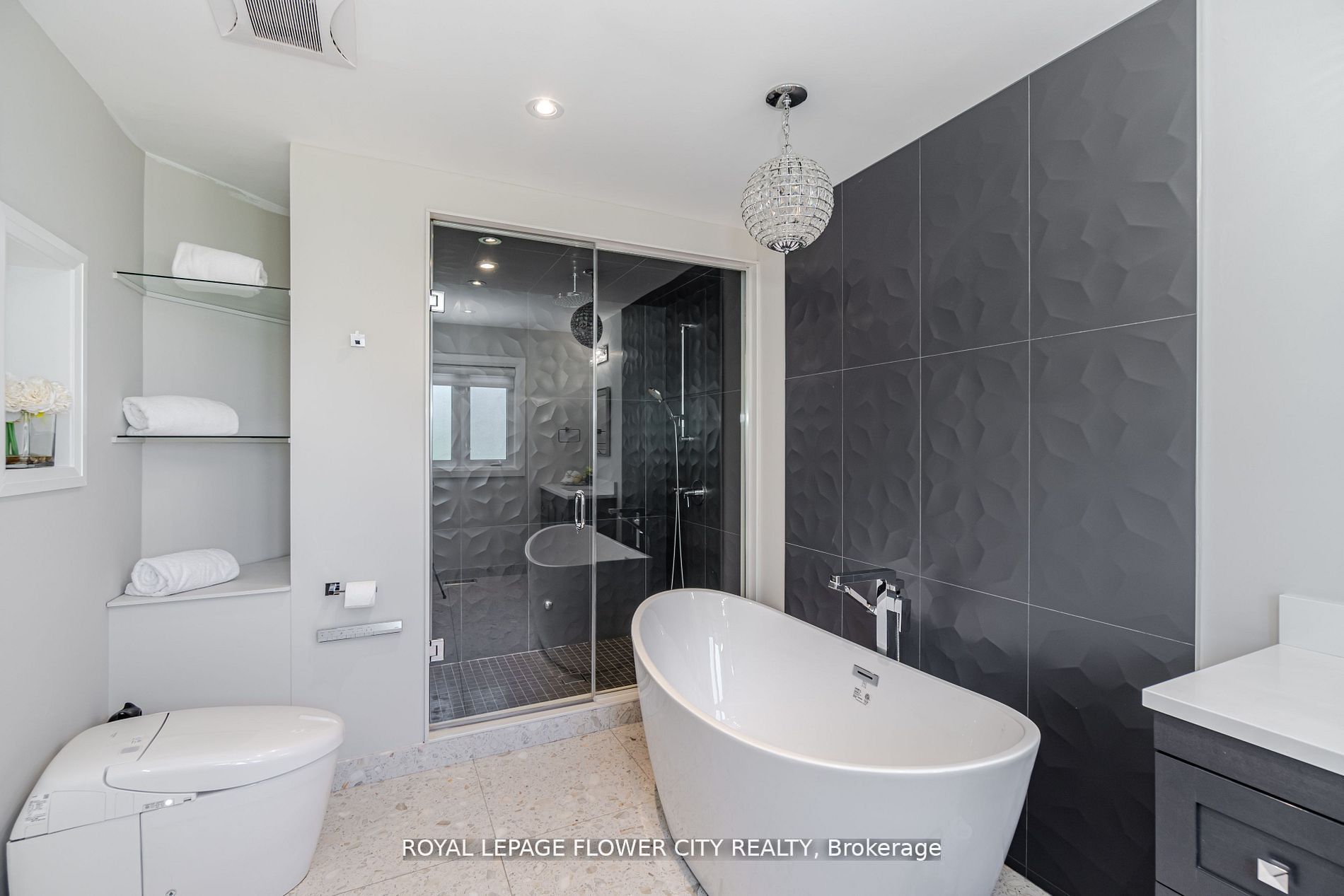 36 Louvain Dr