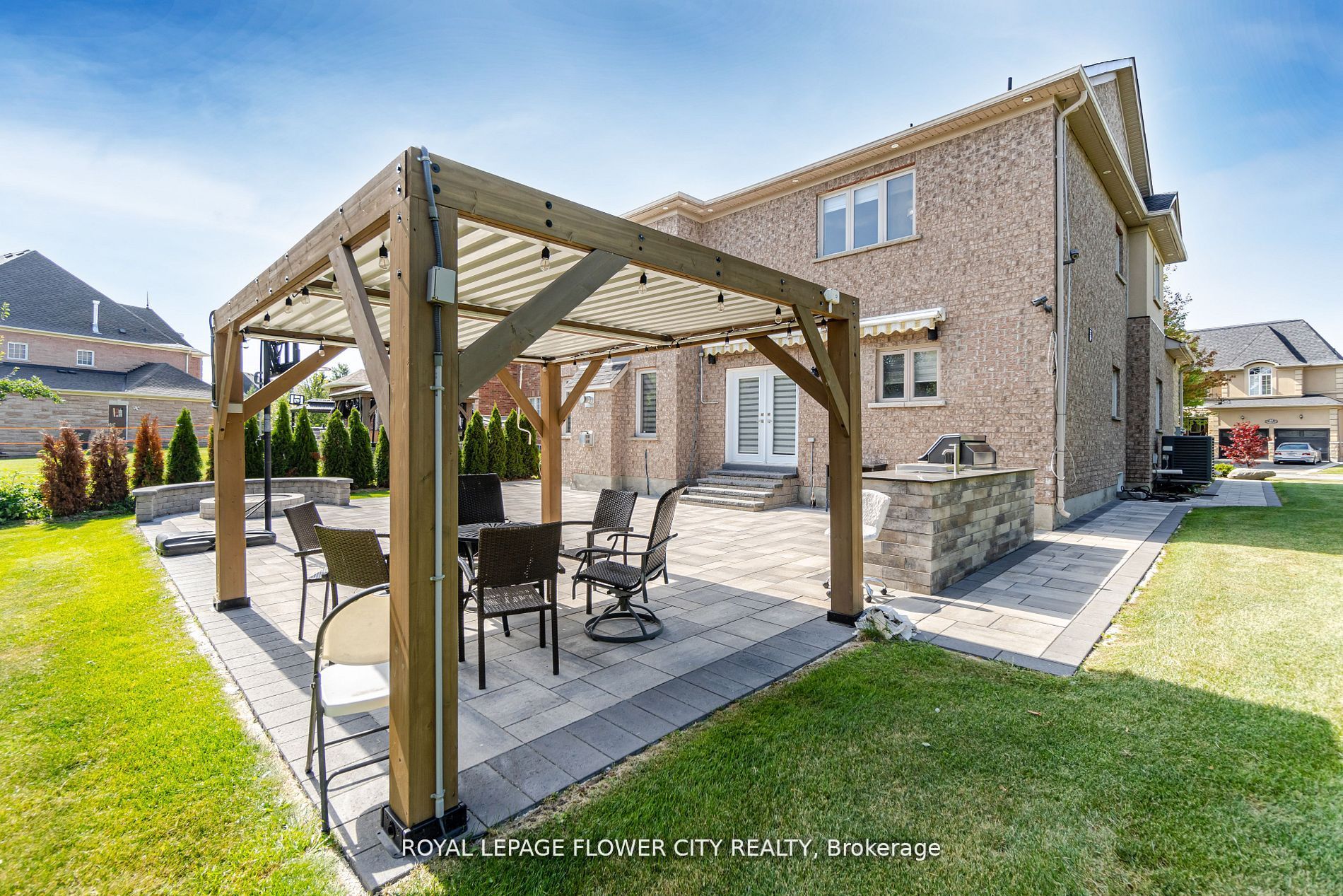 36 Louvain Dr
