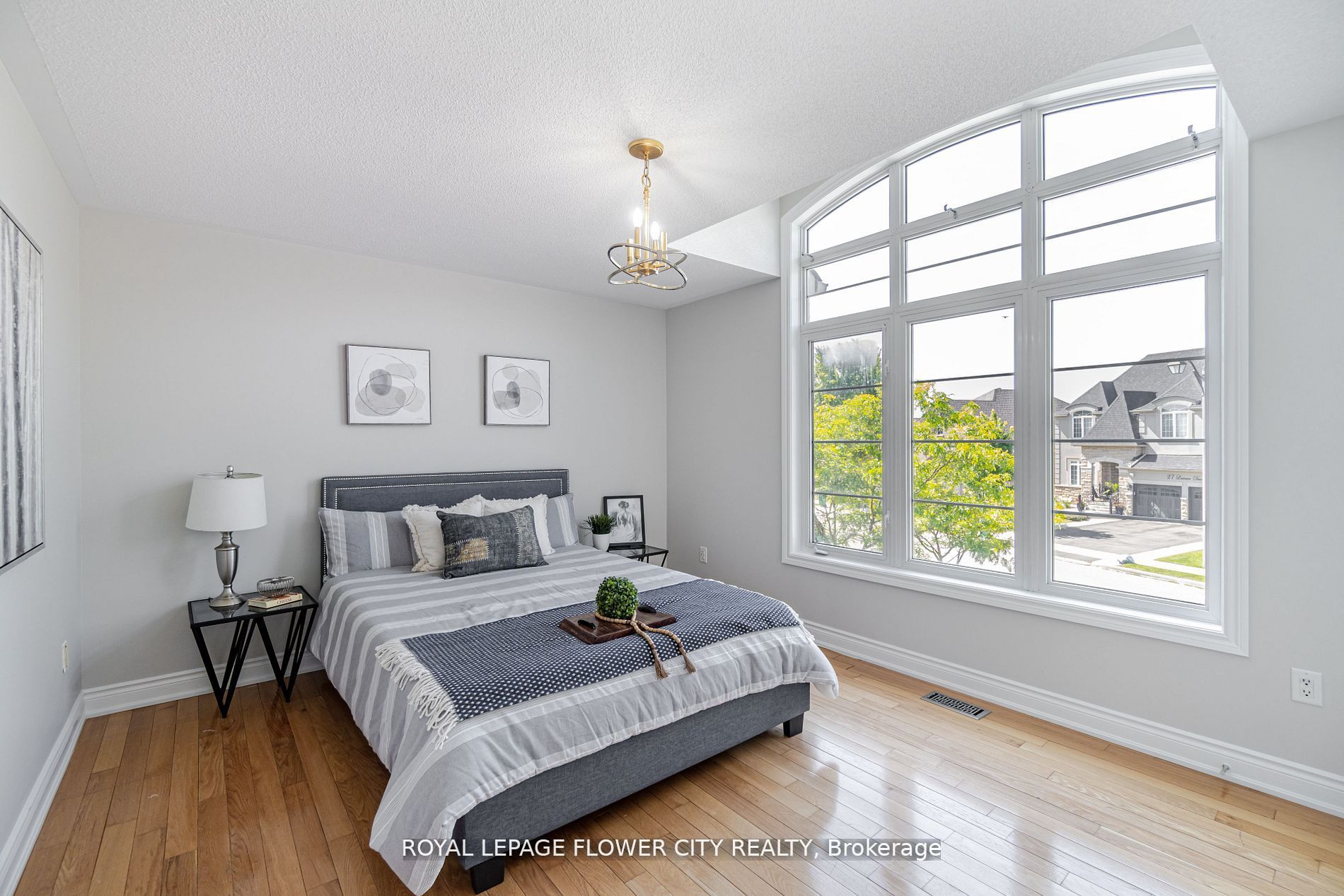 36 Louvain Dr