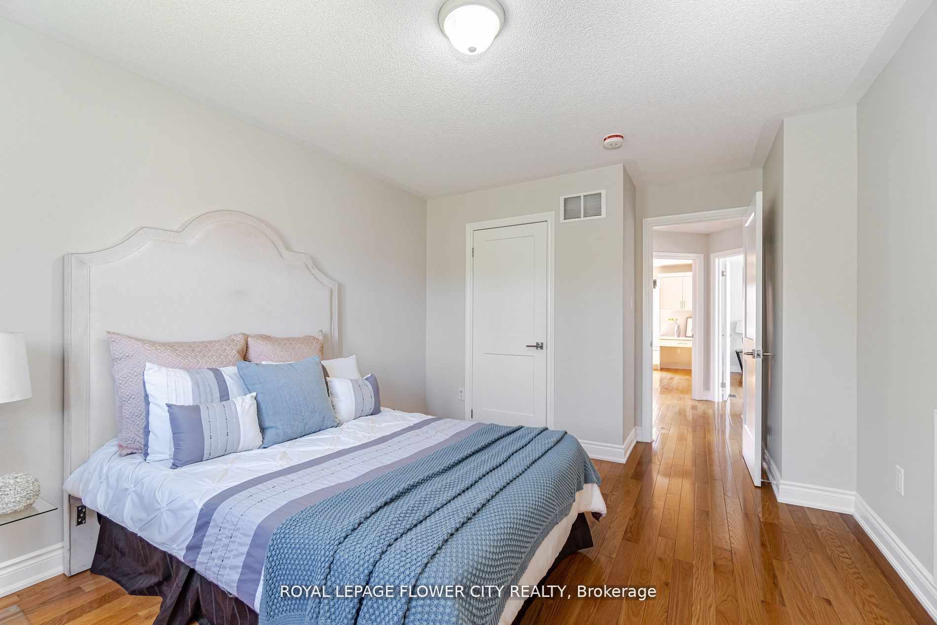 36 Louvain Dr