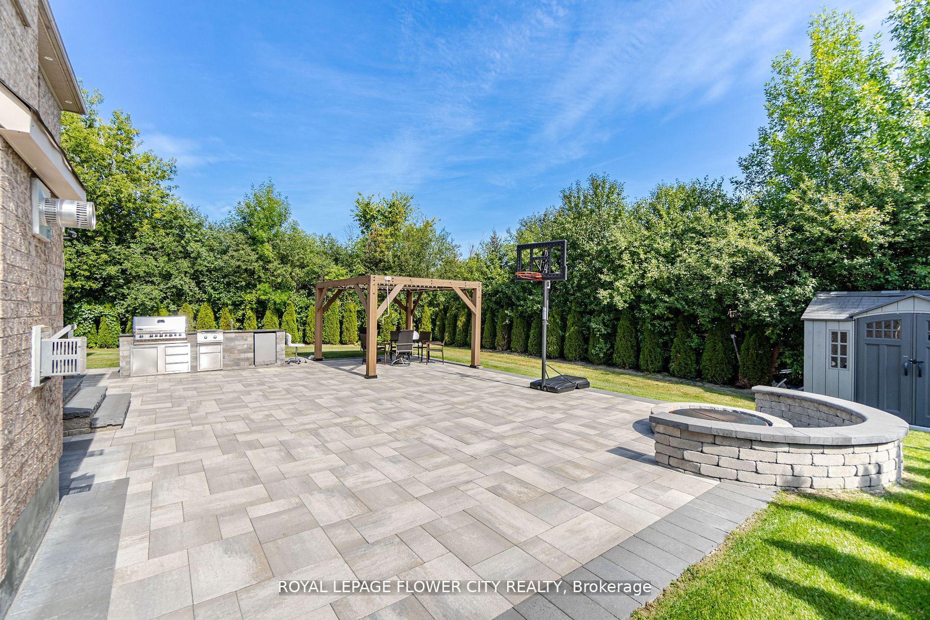 36 Louvain Dr