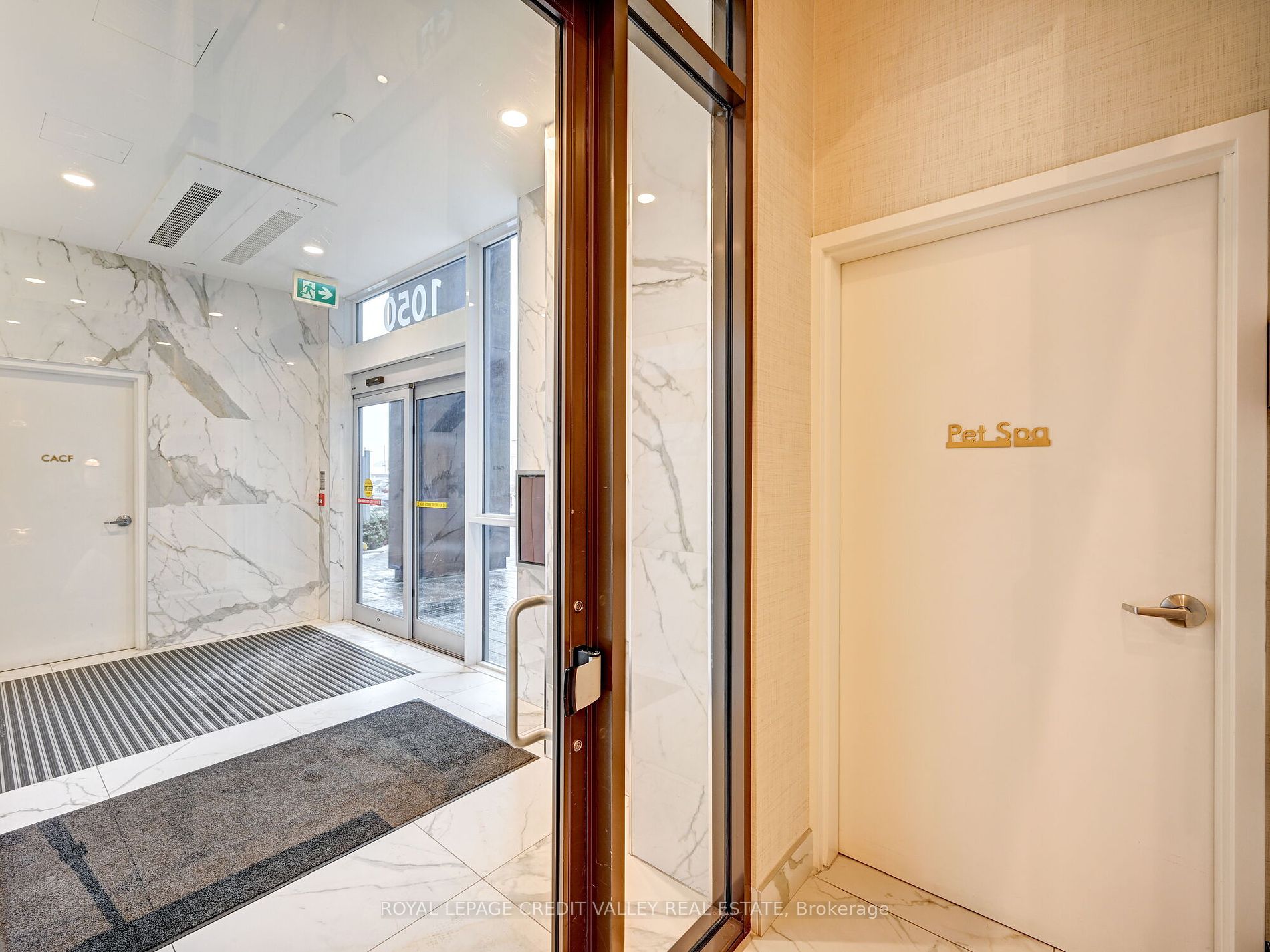 1050 Main St E, #613