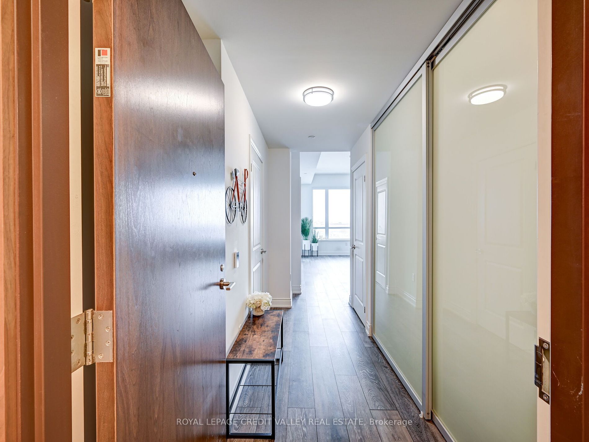 1050 Main St E, #613