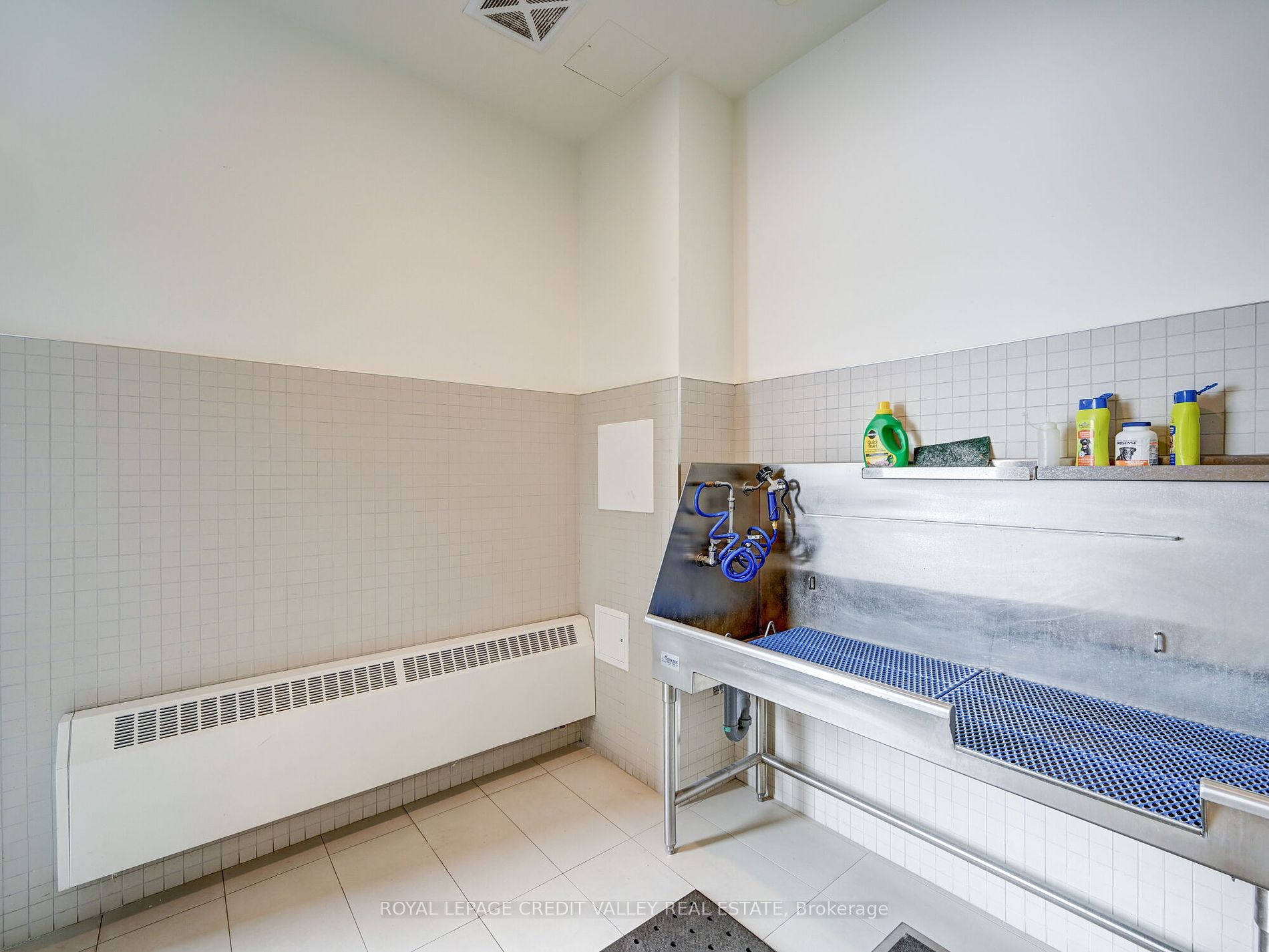 1050 Main St E, #613
