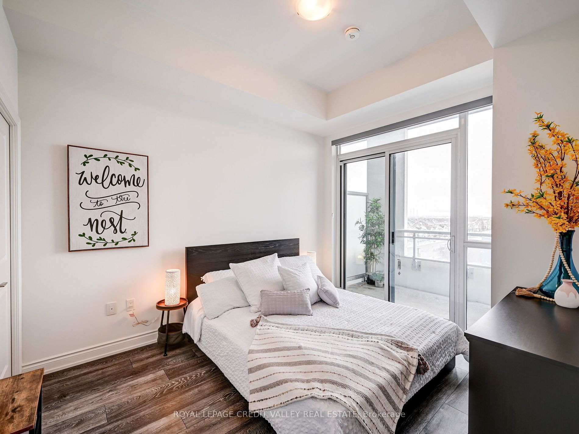 1050 Main St E, #613