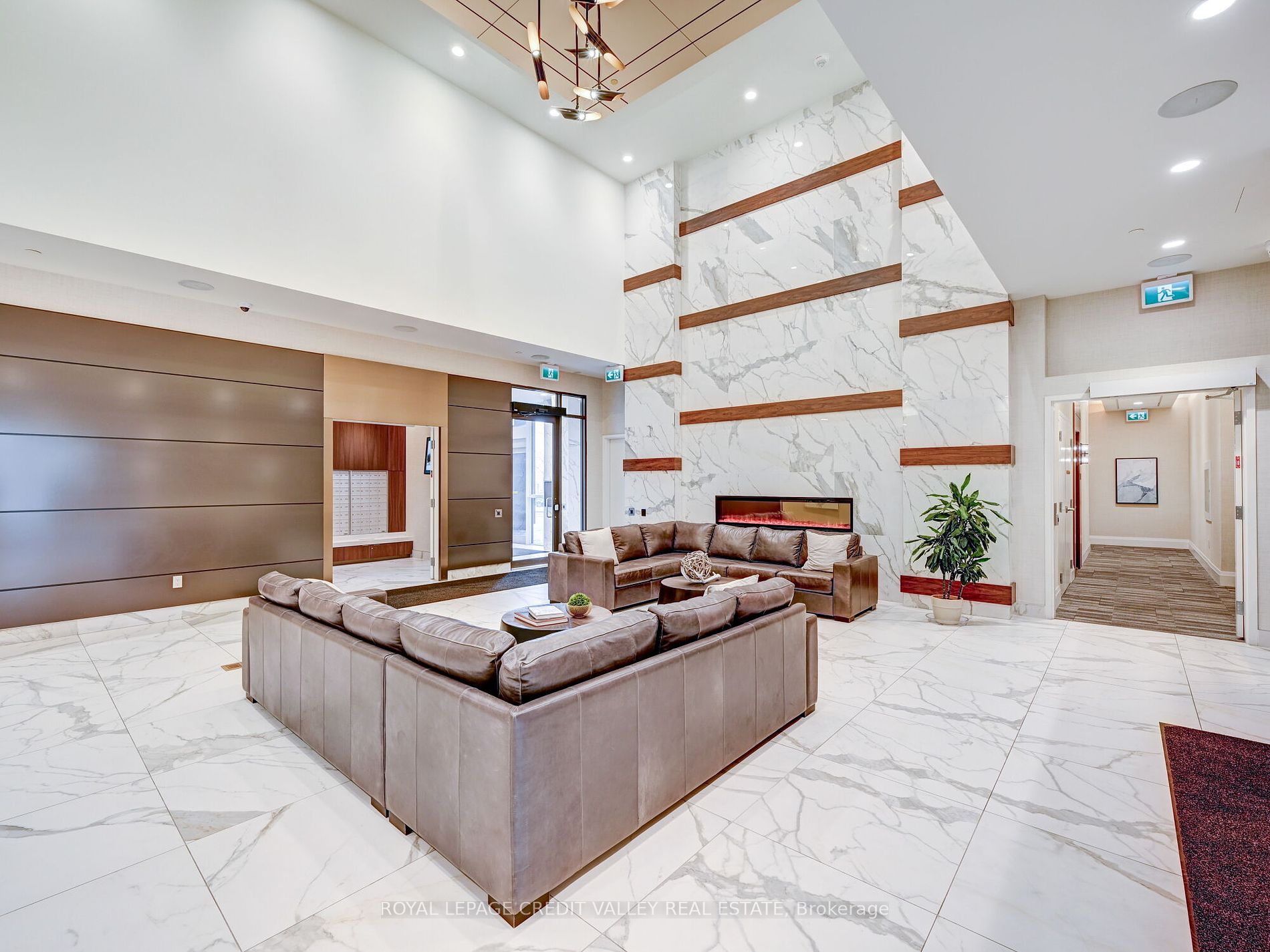 1050 Main St E, #613