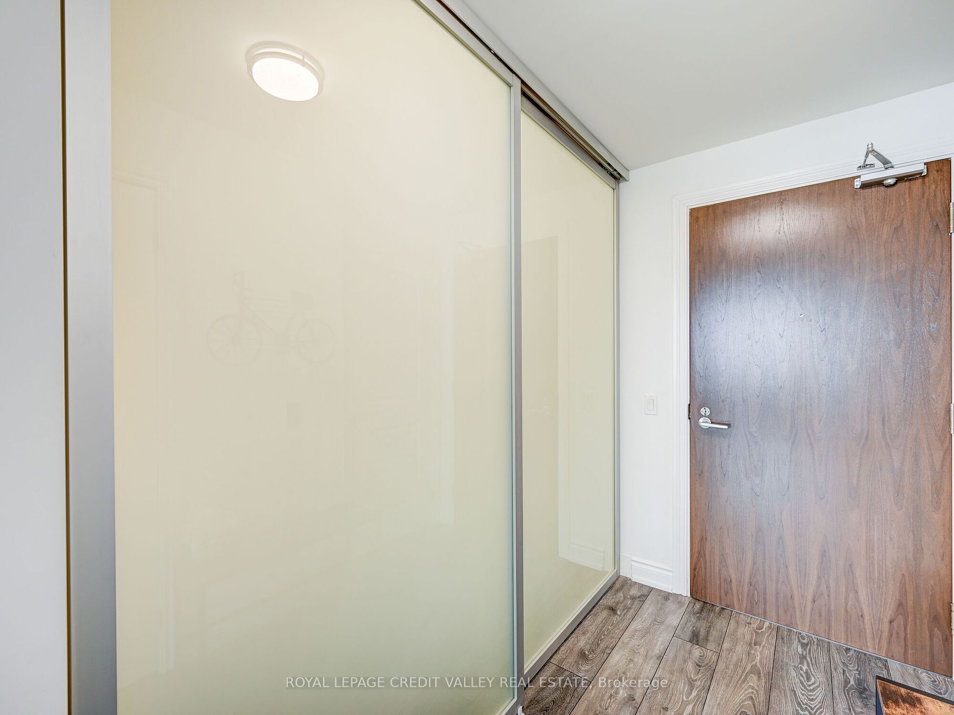 1050 Main St E, #613