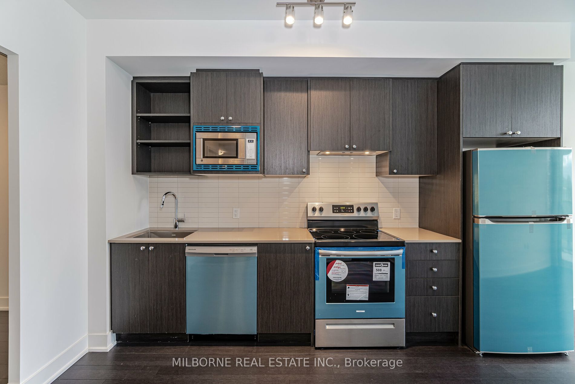 60 George Butchart Dr, #119