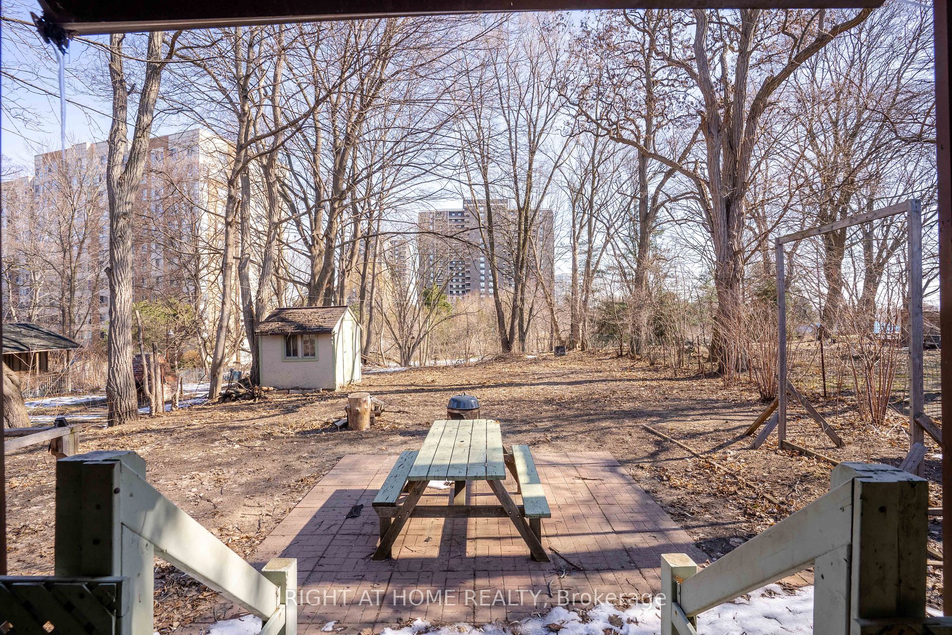 1045 Deta Road