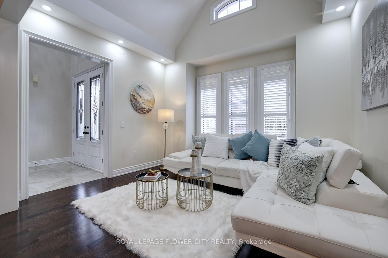 25 Ladbrook Cres