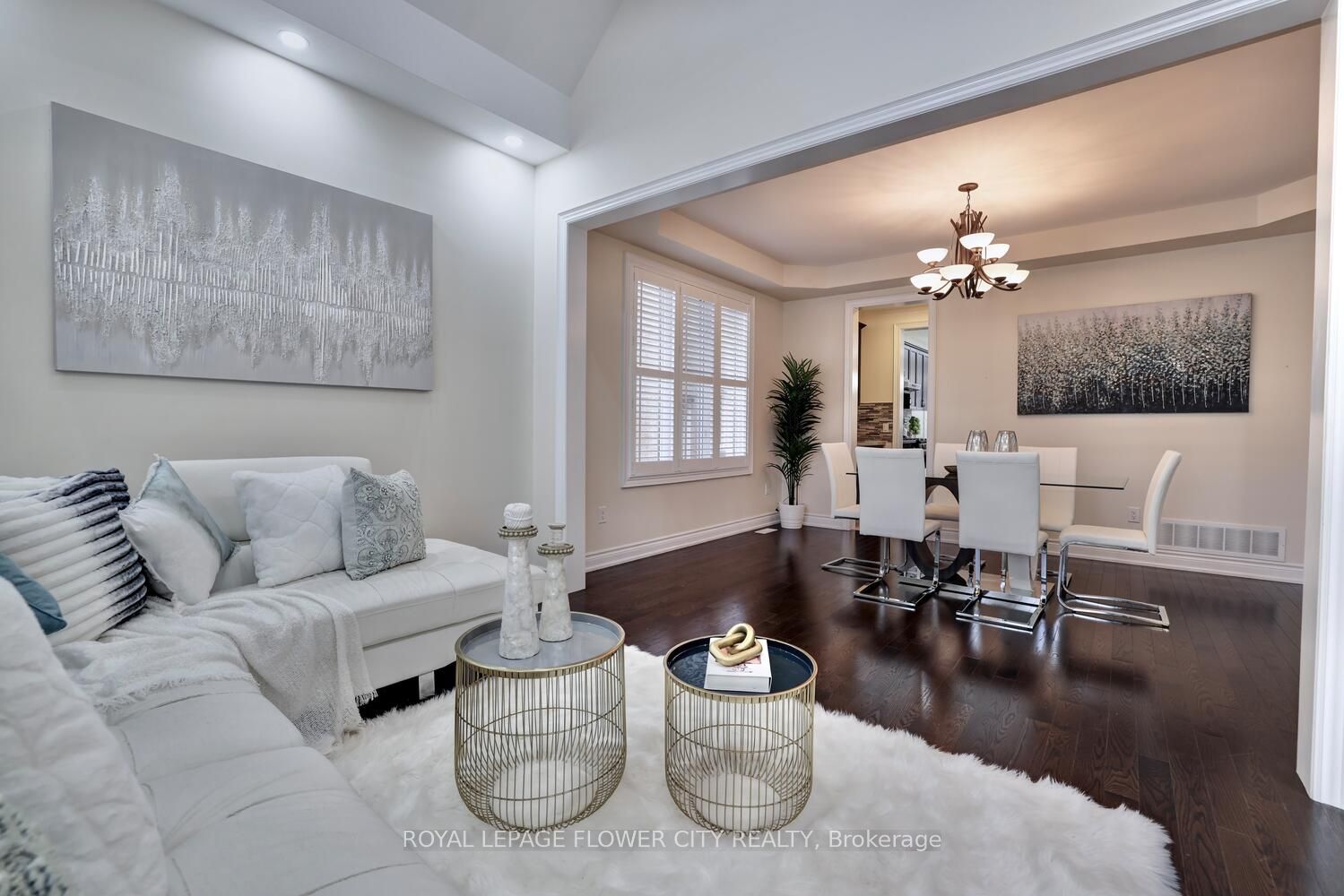 25 Ladbrook Cres