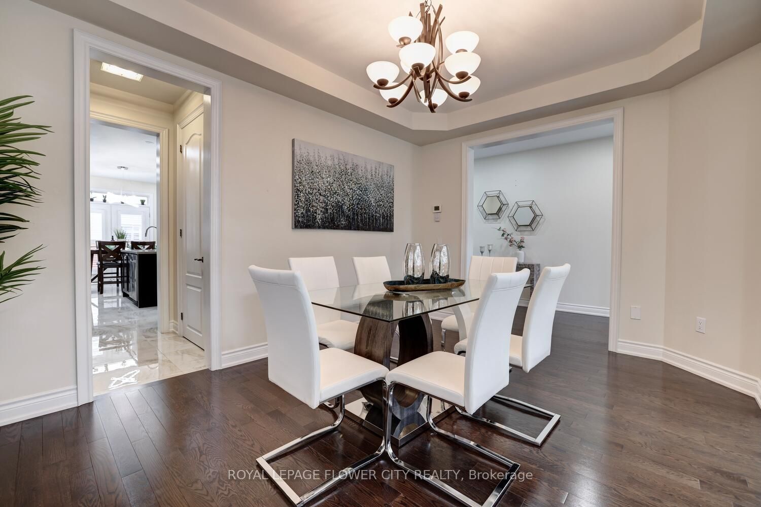 25 Ladbrook Cres