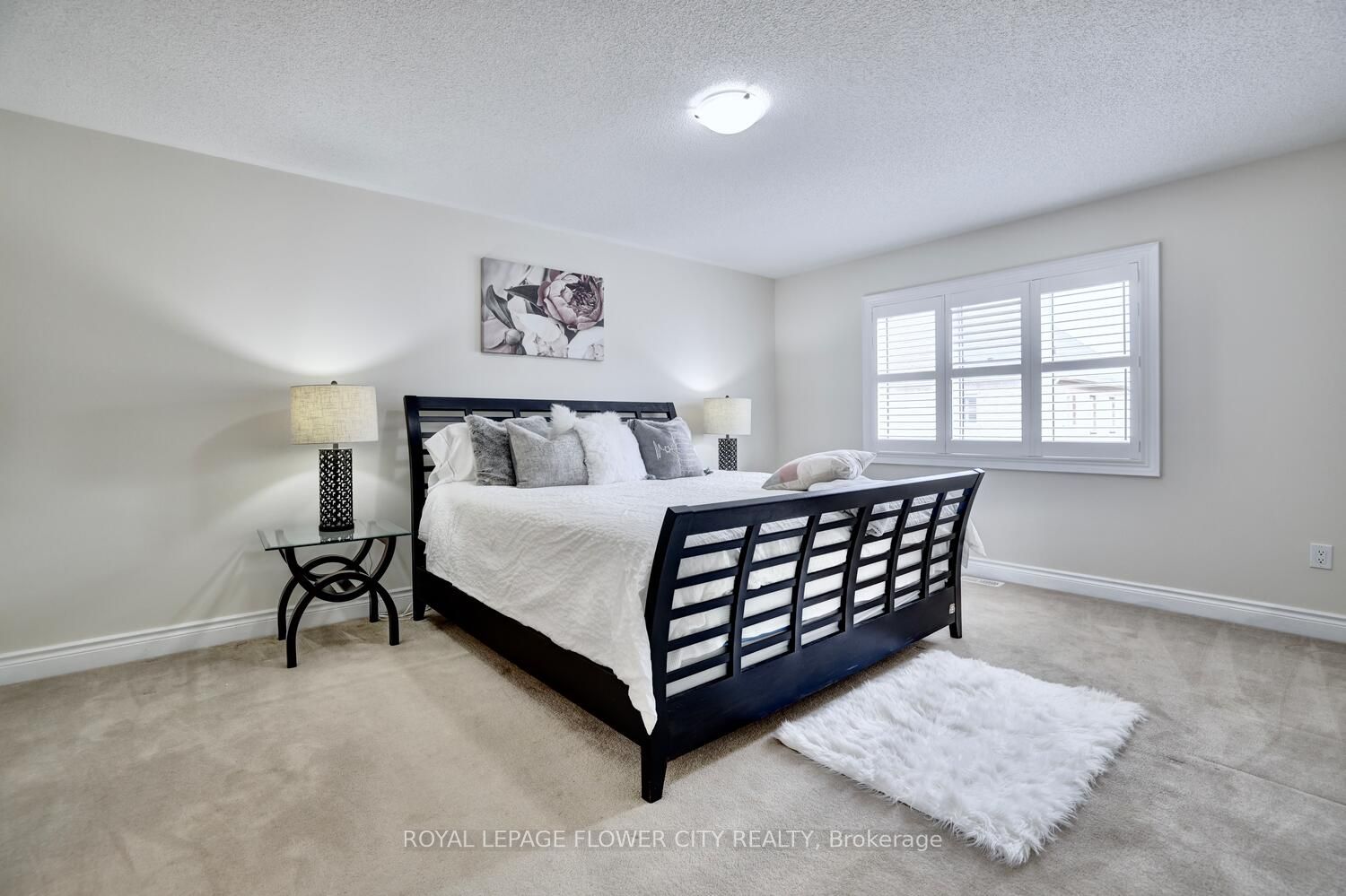 25 Ladbrook Cres