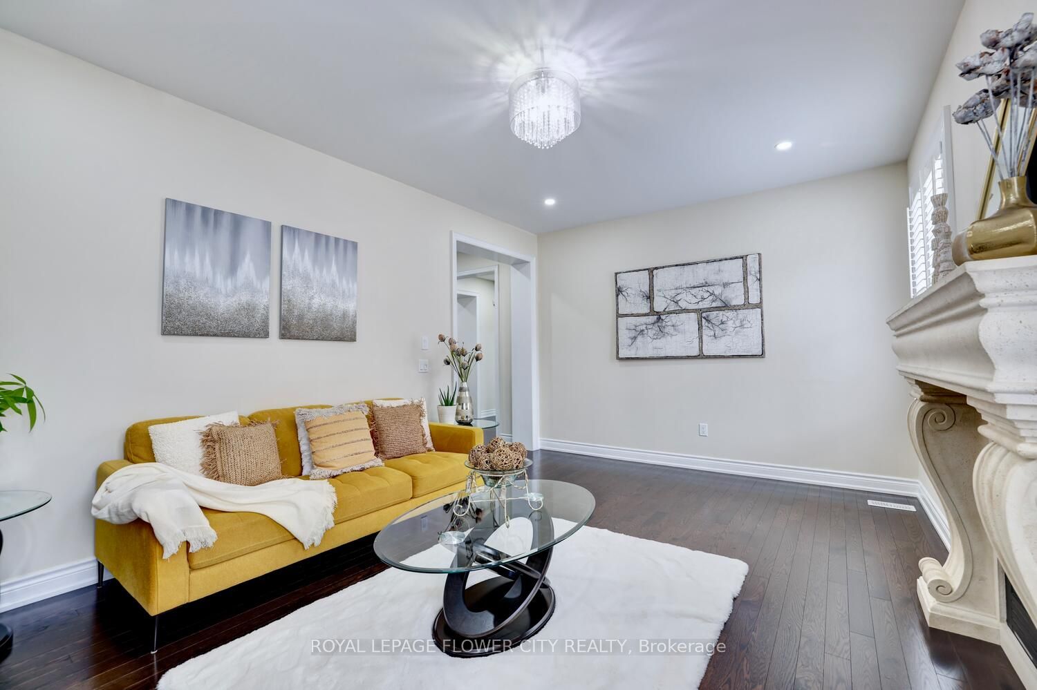 25 Ladbrook Cres