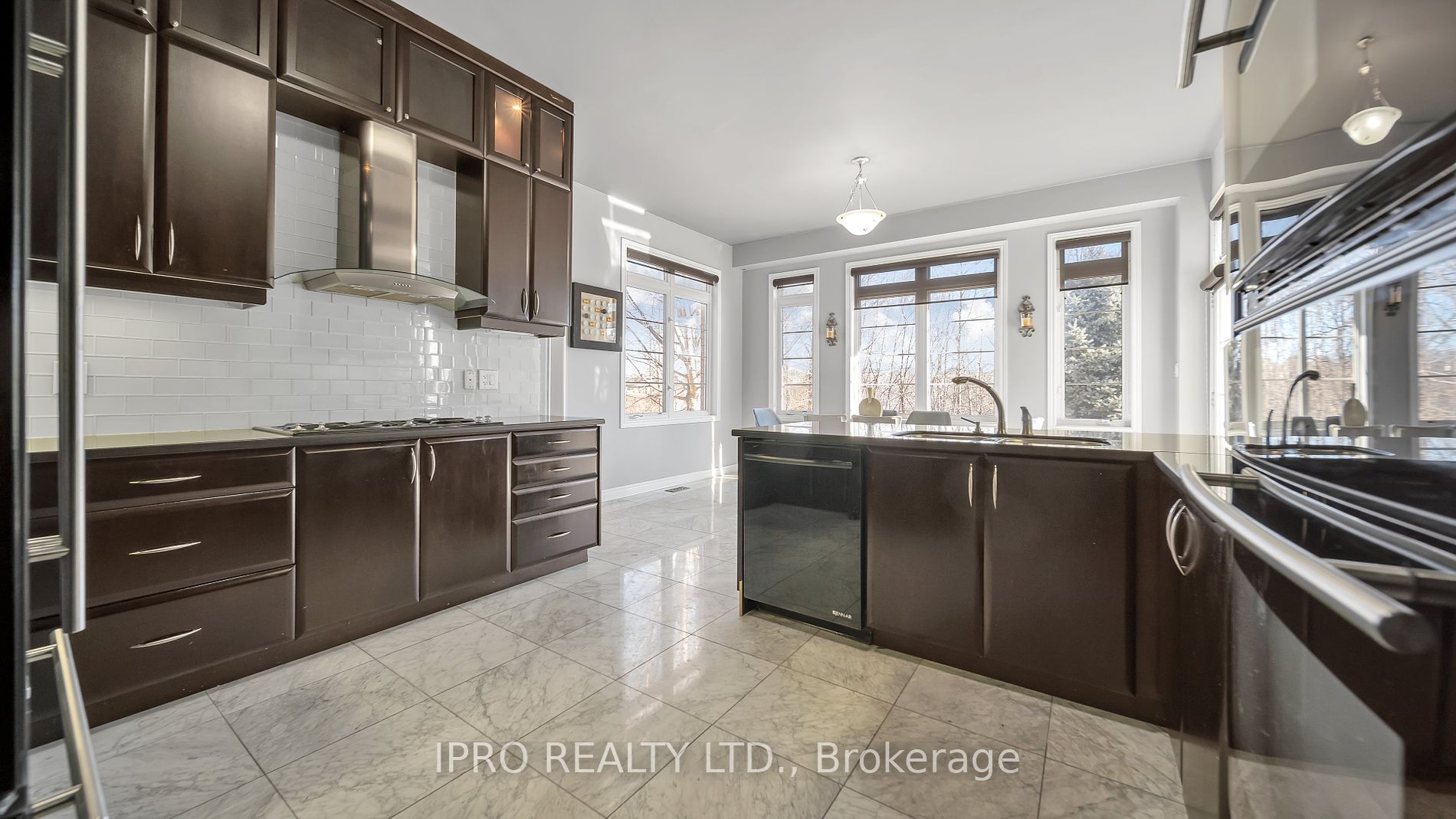 4 Quatro Crescent