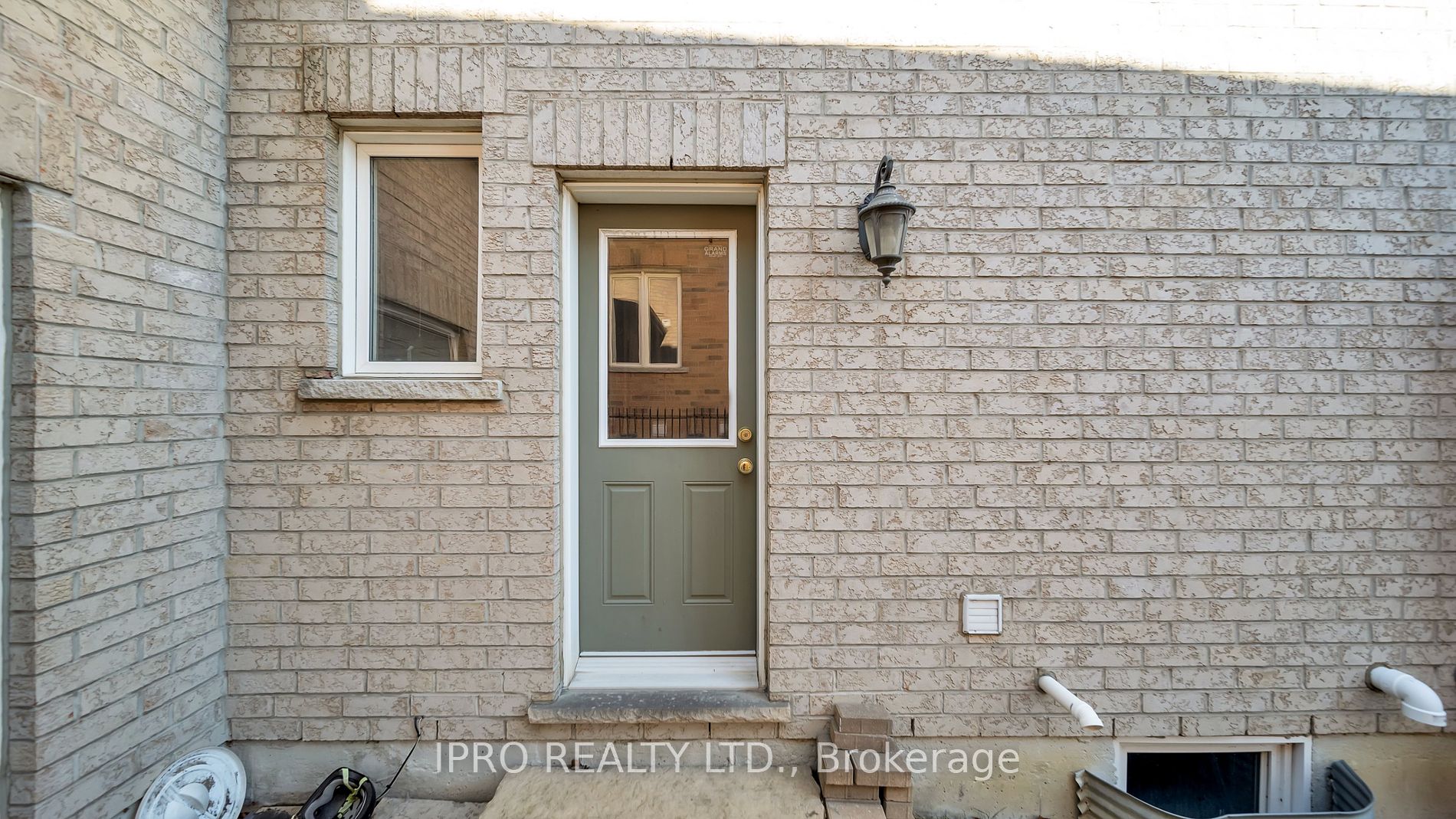 4 Quatro Crescent