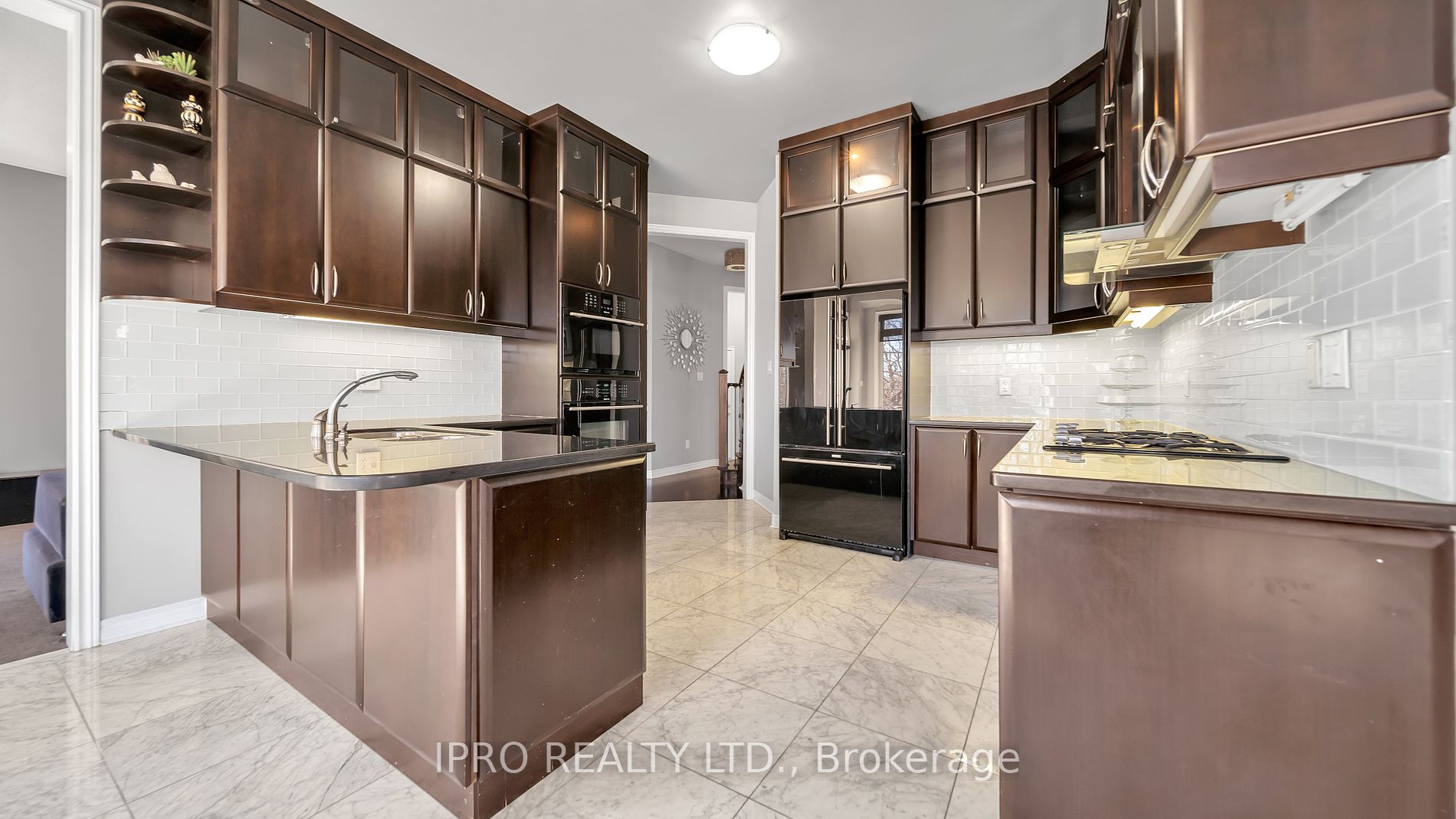 4 Quatro Crescent