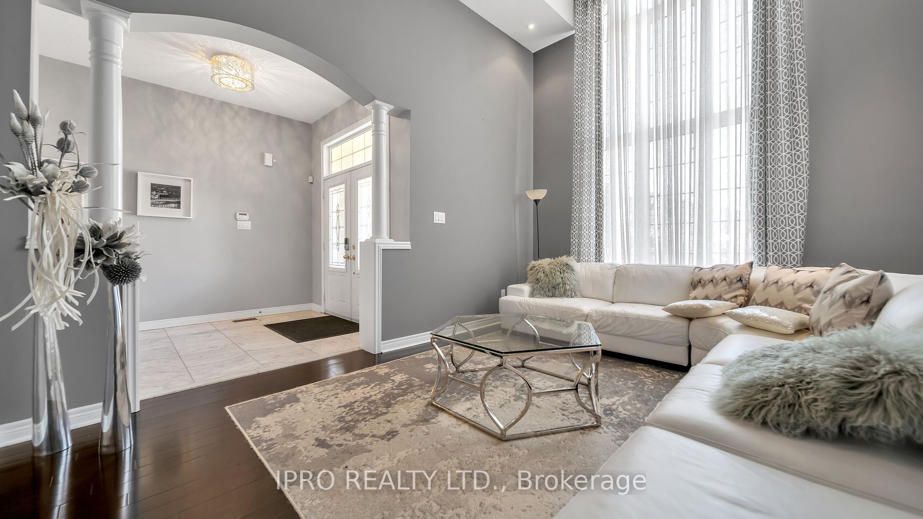 4 Quatro Crescent