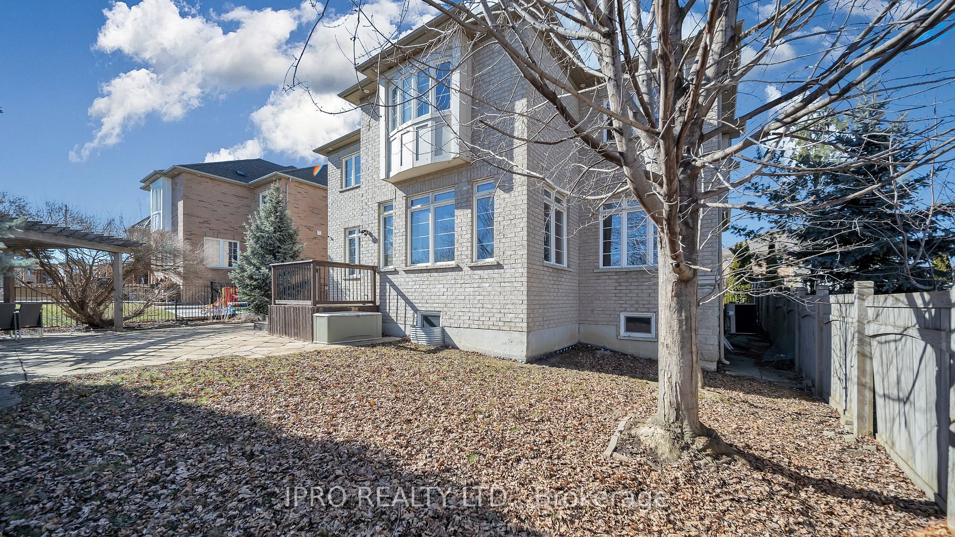 4 Quatro Crescent