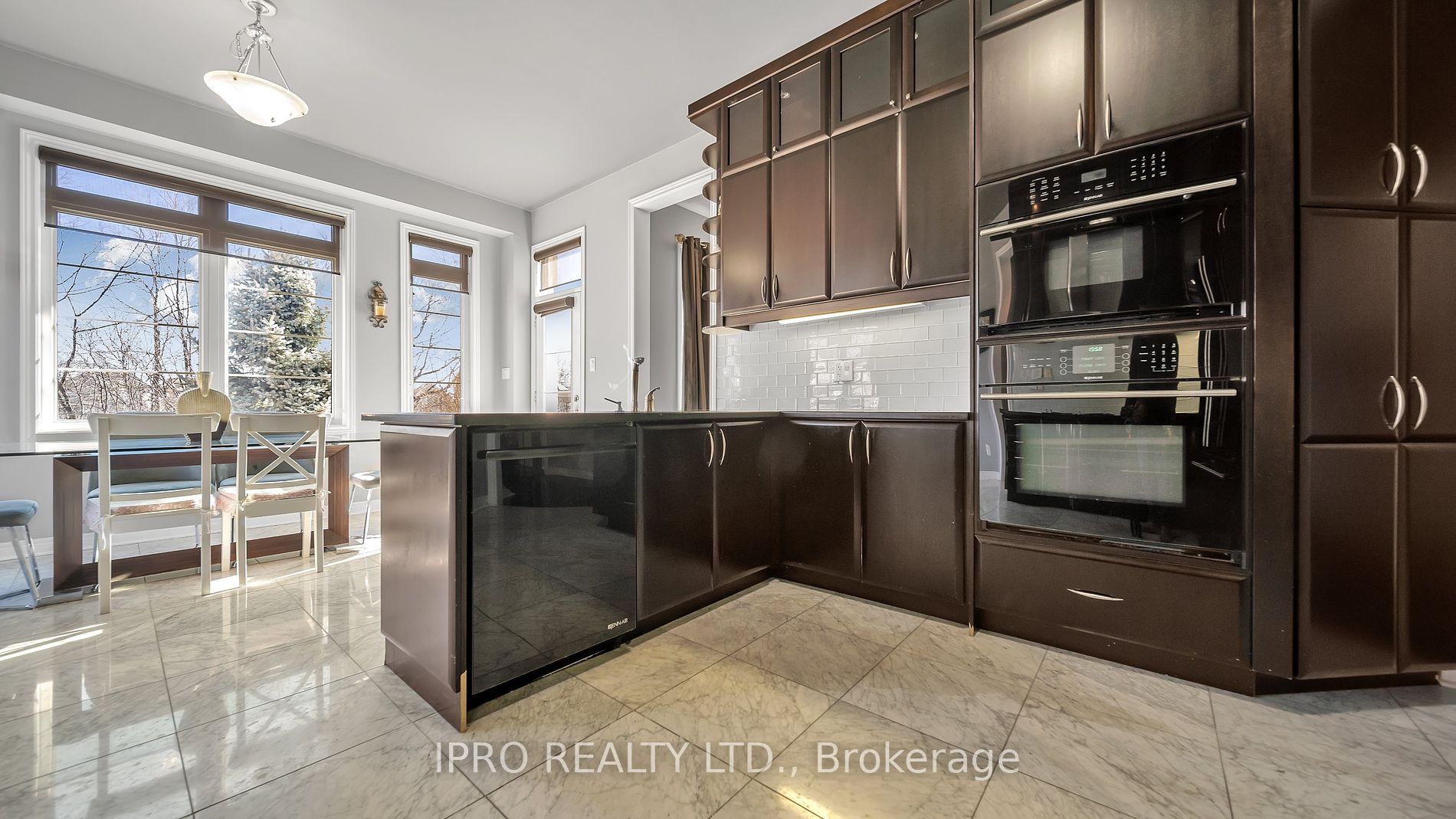4 Quatro Crescent