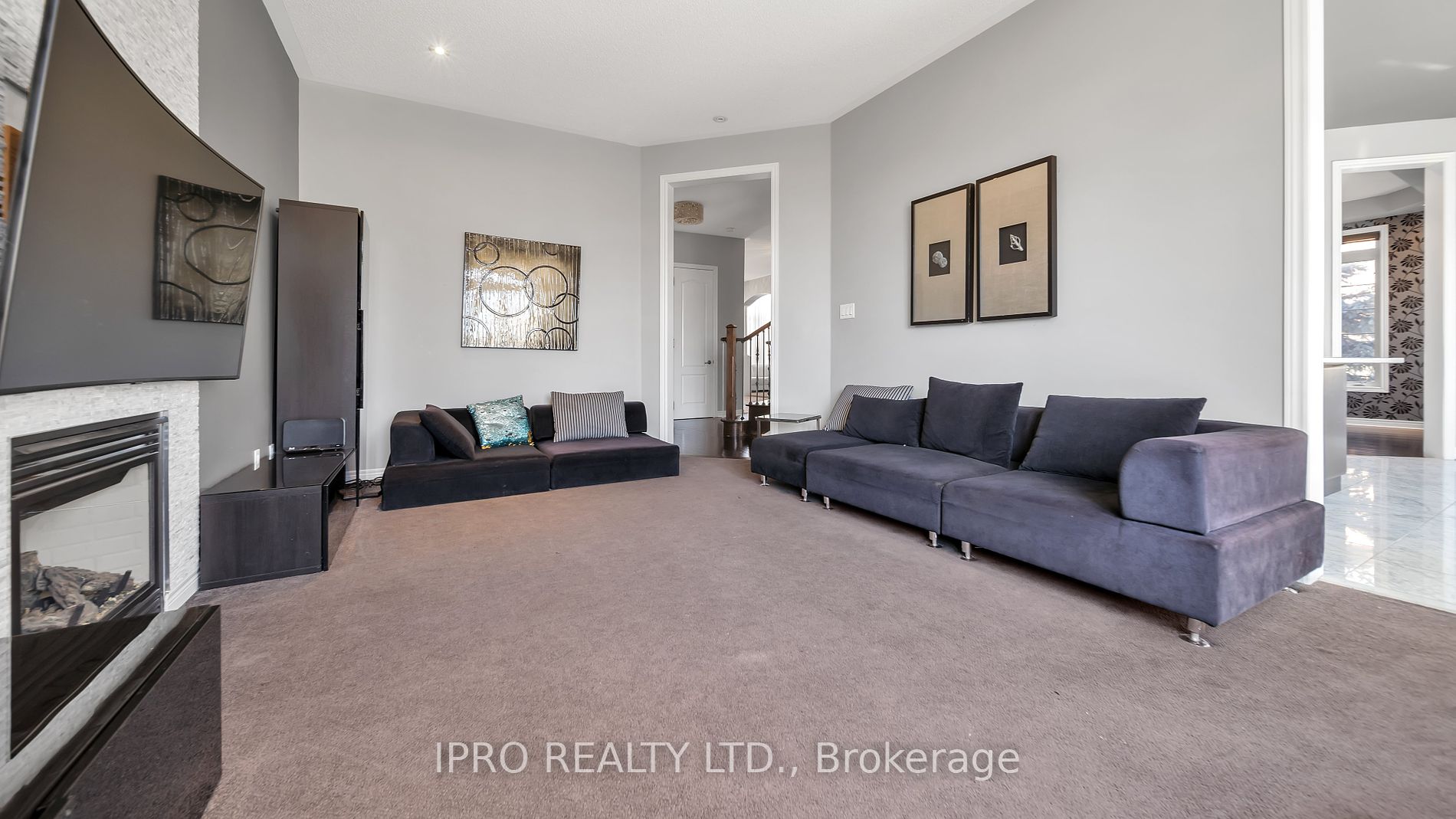 4 Quatro Crescent