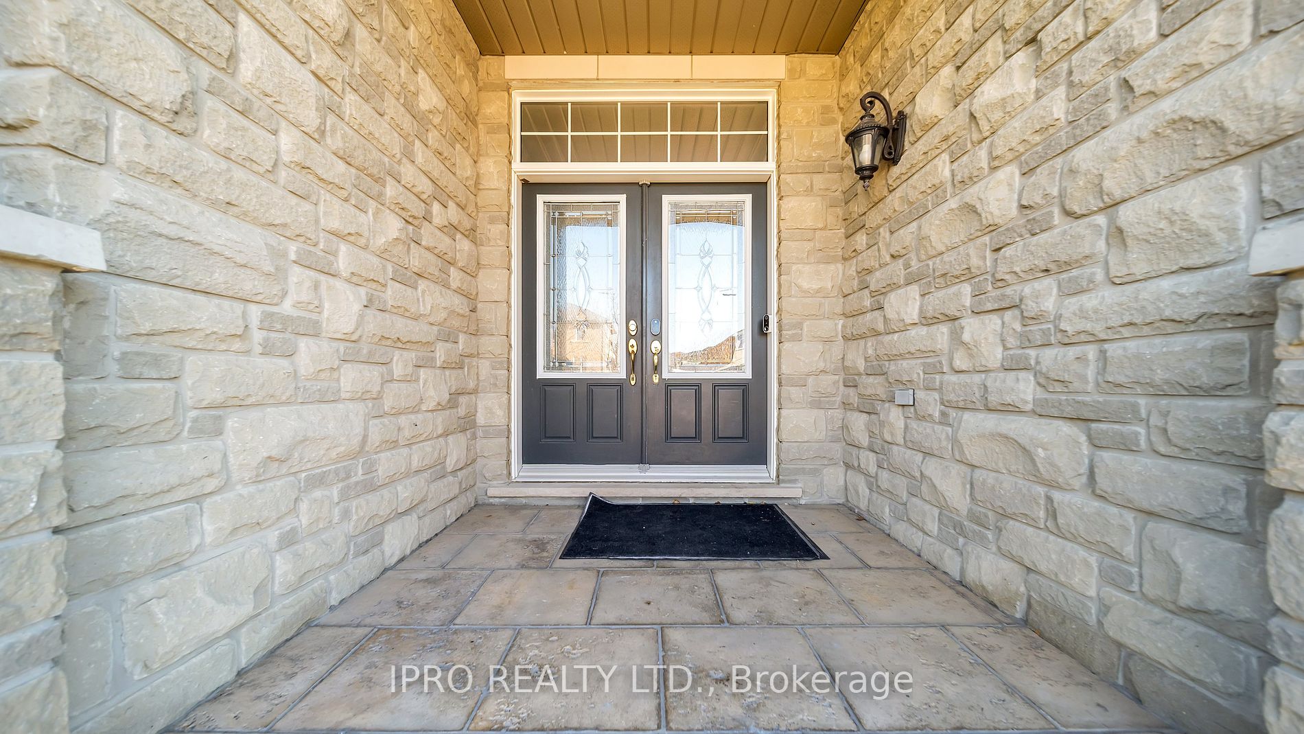 4 Quatro Crescent