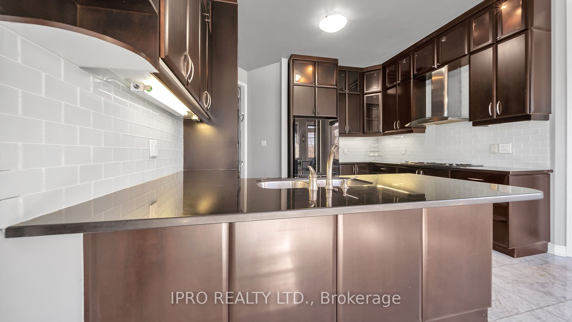 4 Quatro Crescent