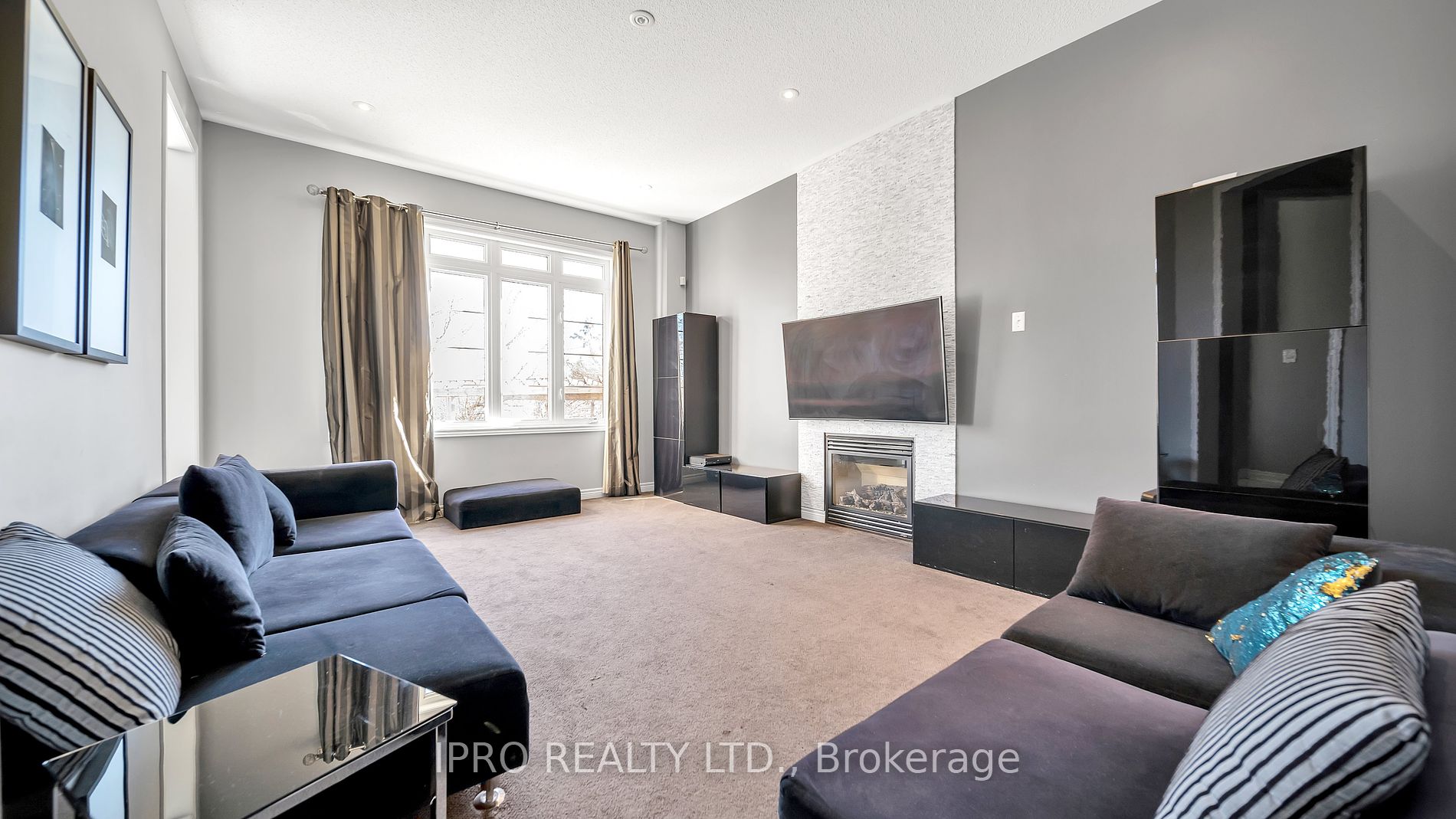 4 Quatro Crescent