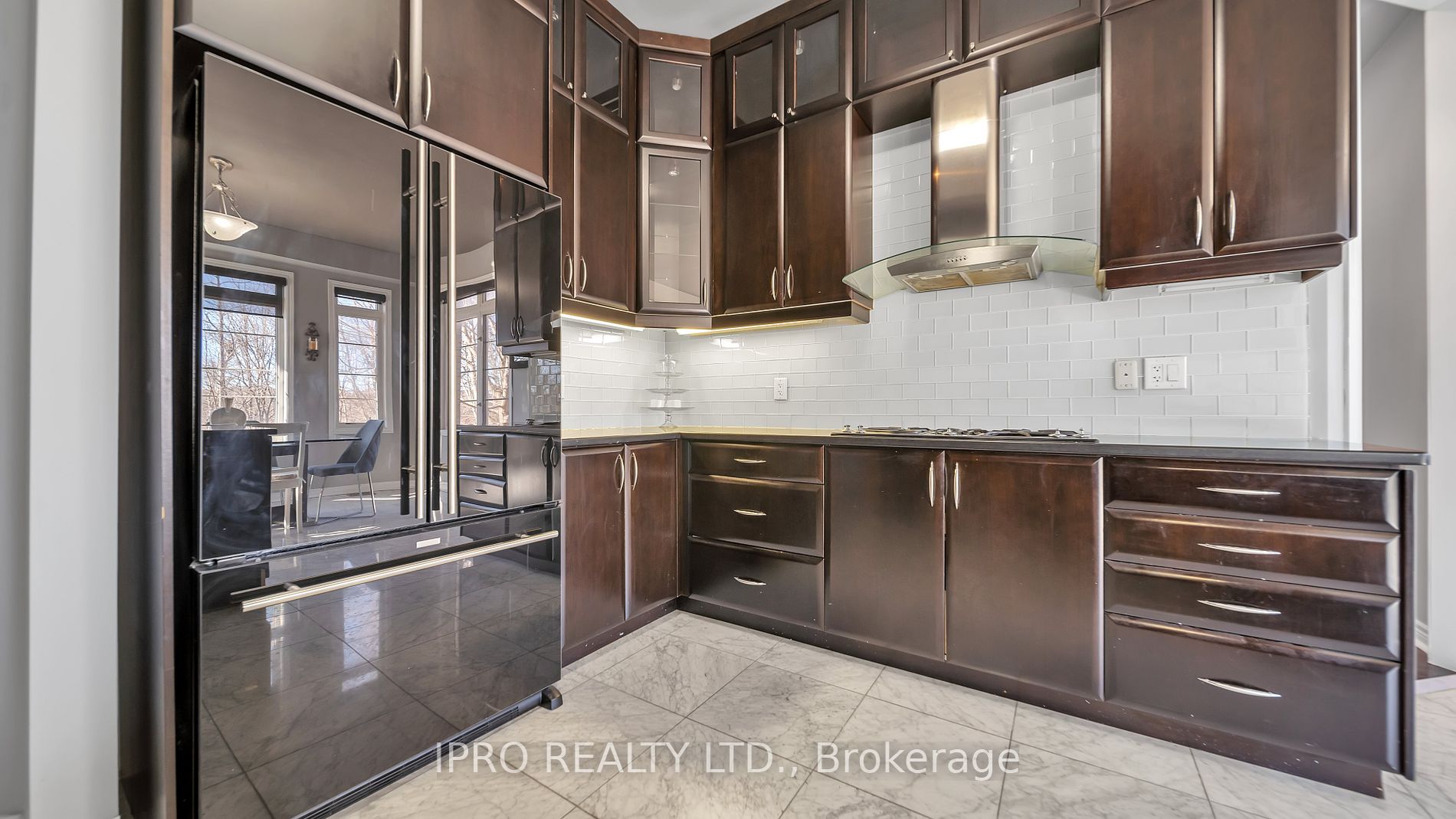 4 Quatro Crescent