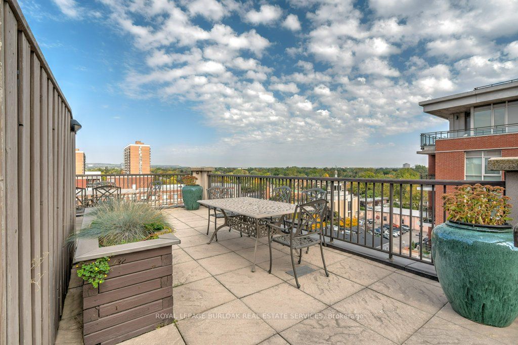 399 Elizabeth St, #506