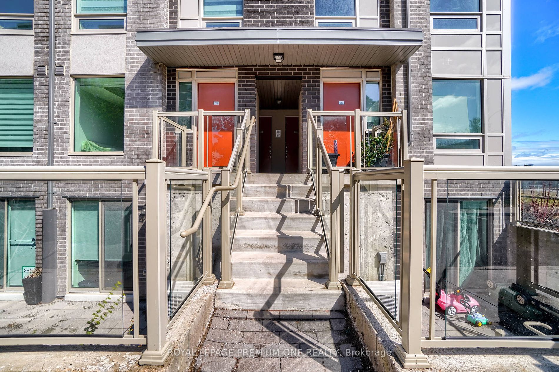 3 Applewood Lane, #211