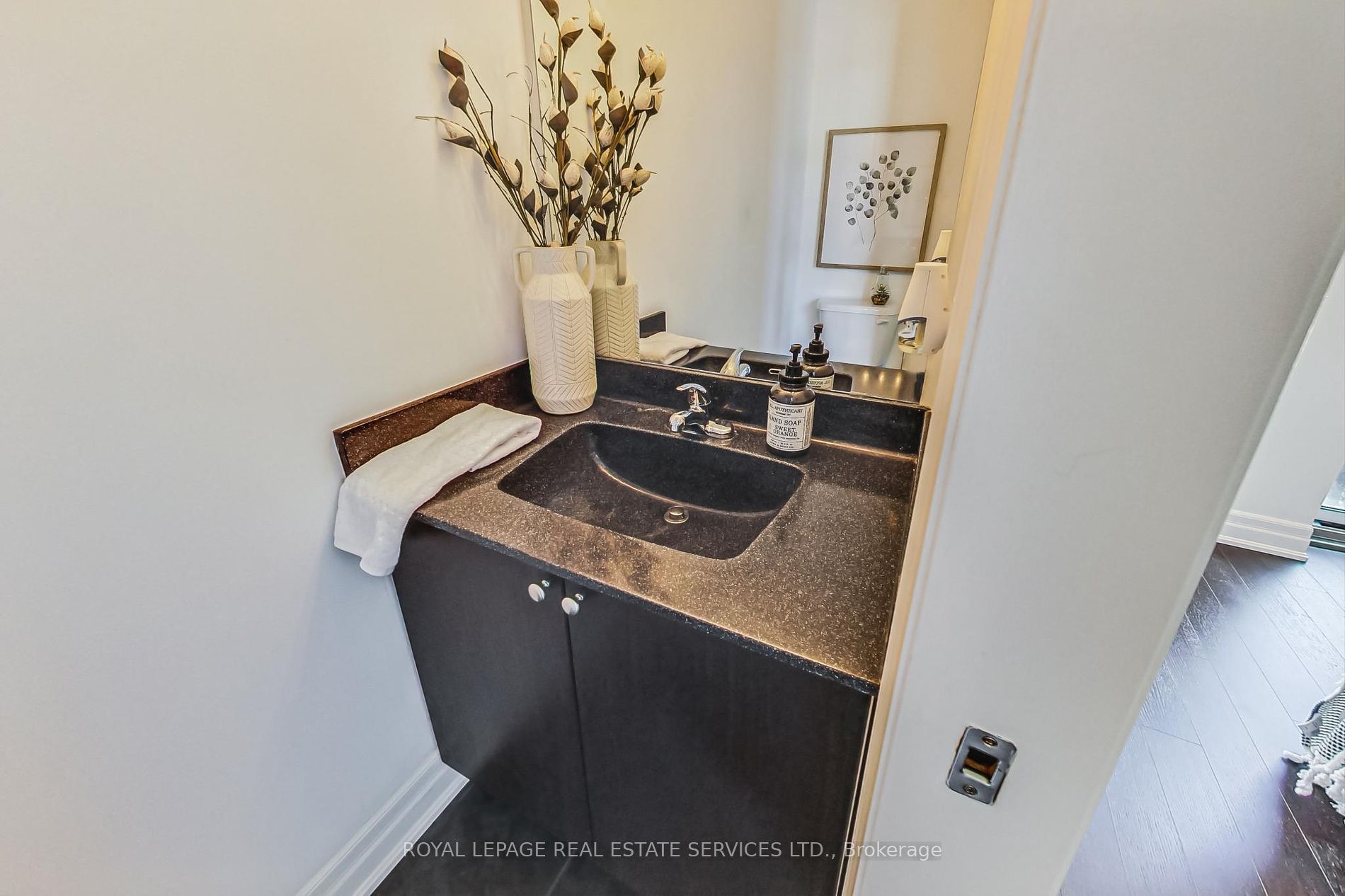 57 Macaulay Ave, #502